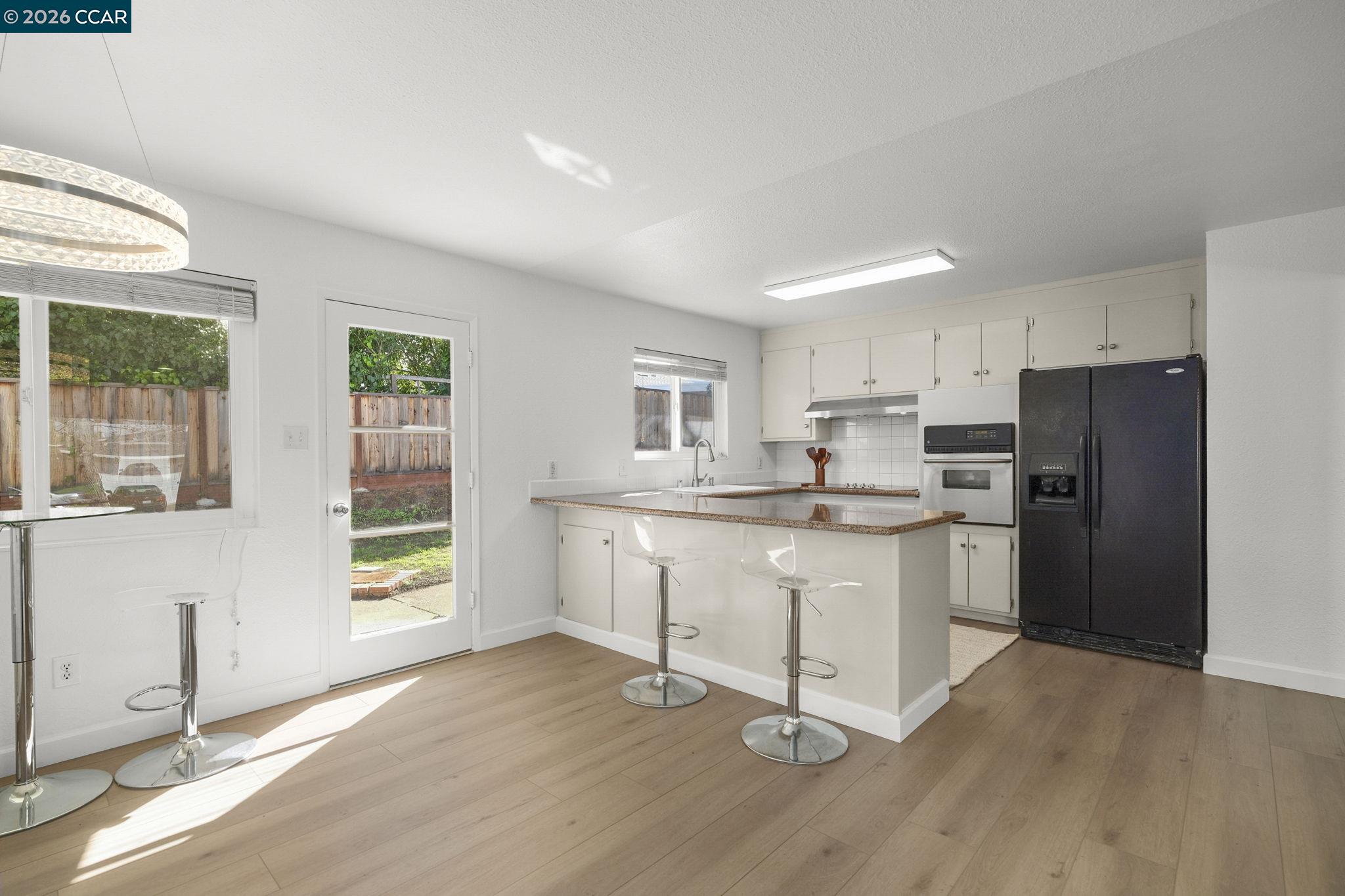 Detail Gallery Image 12 of 29 For 5555 Maryland Dr, Concord,  CA 94521 - 3 Beds | 2 Baths