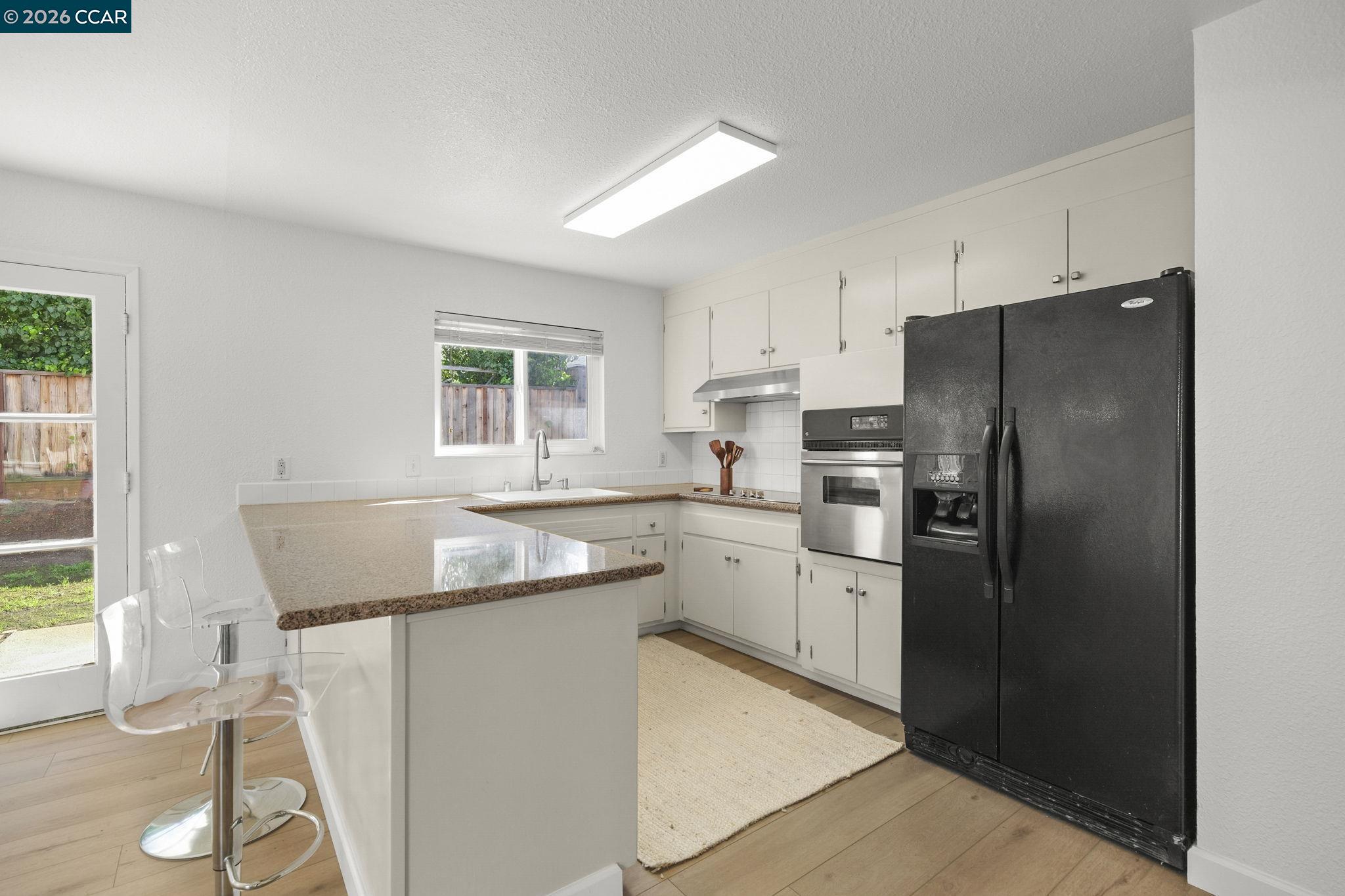 Detail Gallery Image 13 of 29 For 5555 Maryland Dr, Concord,  CA 94521 - 3 Beds | 2 Baths