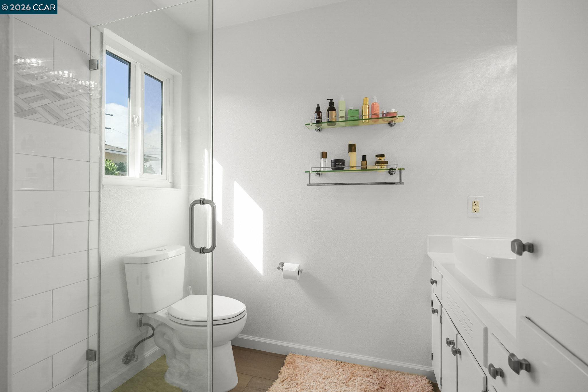 Detail Gallery Image 20 of 29 For 5555 Maryland Dr, Concord,  CA 94521 - 3 Beds | 2 Baths