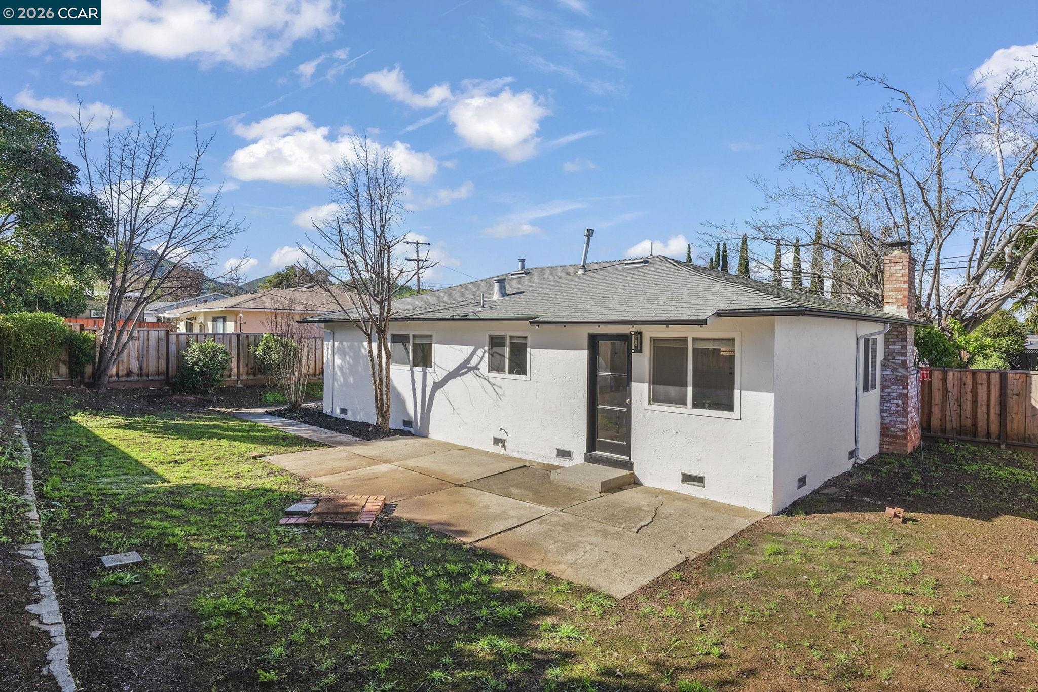 Detail Gallery Image 24 of 29 For 5555 Maryland Dr, Concord,  CA 94521 - 3 Beds | 2 Baths