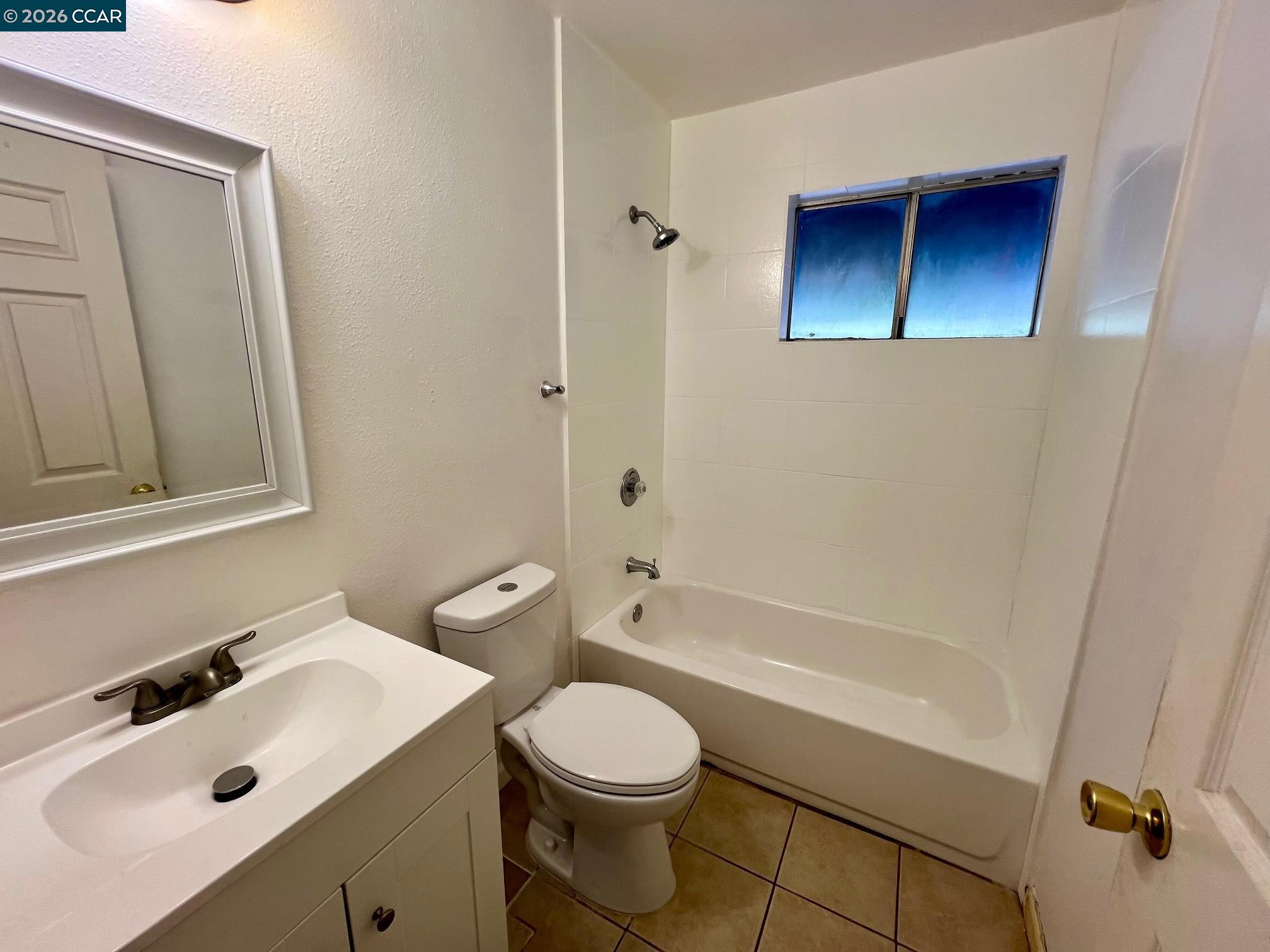 Detail Gallery Image 11 of 26 For 29 Sandview Dr, Bay Point,  CA 94565-1335 - 6 Beds | 2/1 Baths