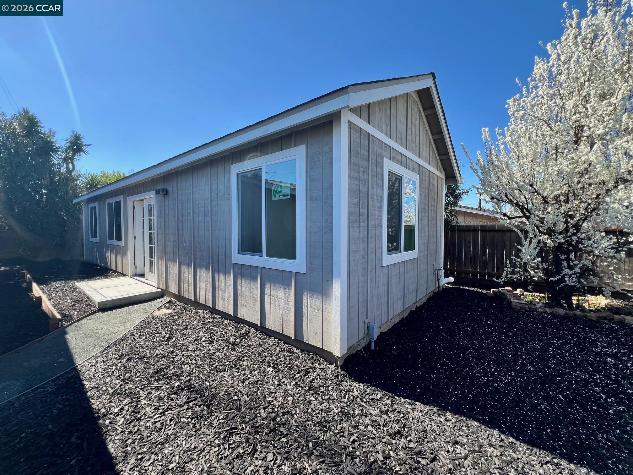 Detail Gallery Image 20 of 26 For 29 Sandview Dr, Bay Point,  CA 94565-1335 - 6 Beds | 2/1 Baths