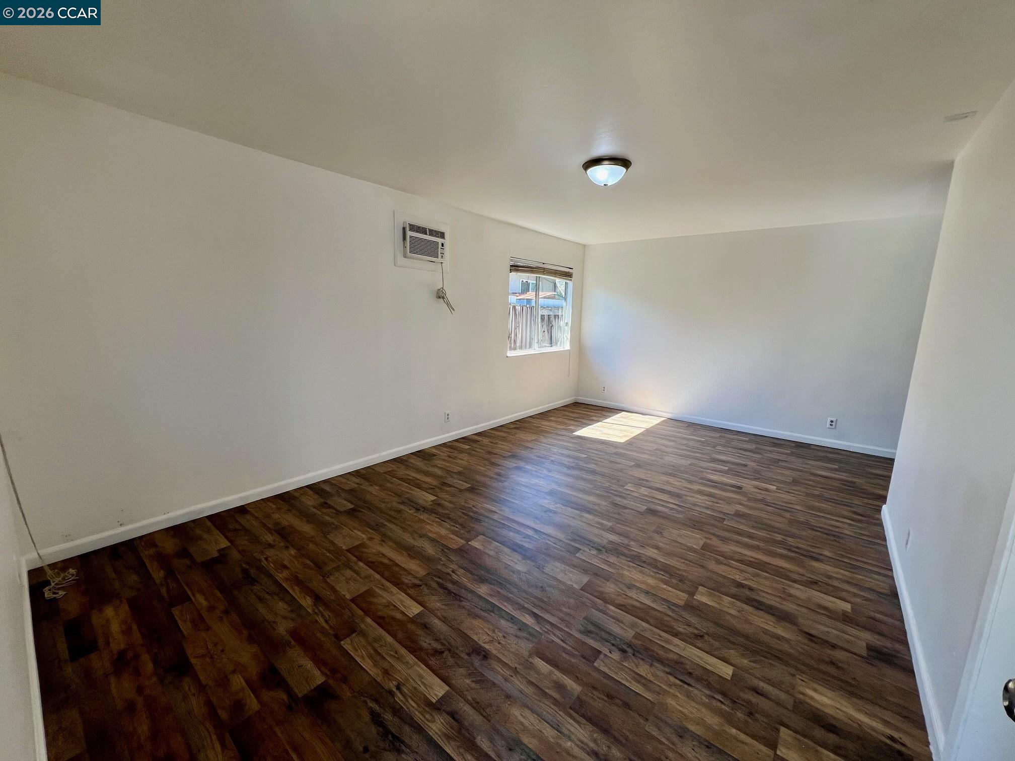 Detail Gallery Image 3 of 26 For 29 Sandview Dr, Bay Point,  CA 94565-1335 - 6 Beds | 2/1 Baths