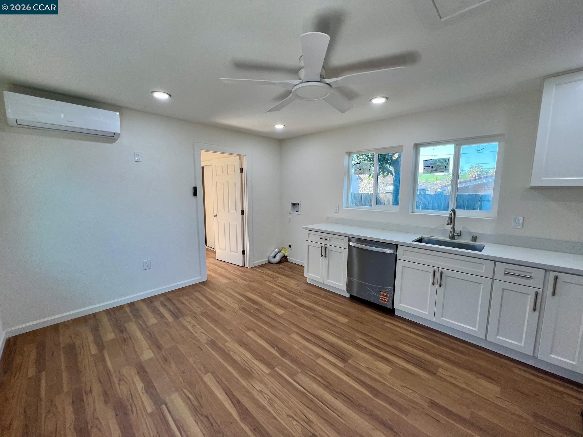 Detail Gallery Image 24 of 26 For 29 Sandview Dr, Bay Point,  CA 94565-1335 - 6 Beds | 2/1 Baths