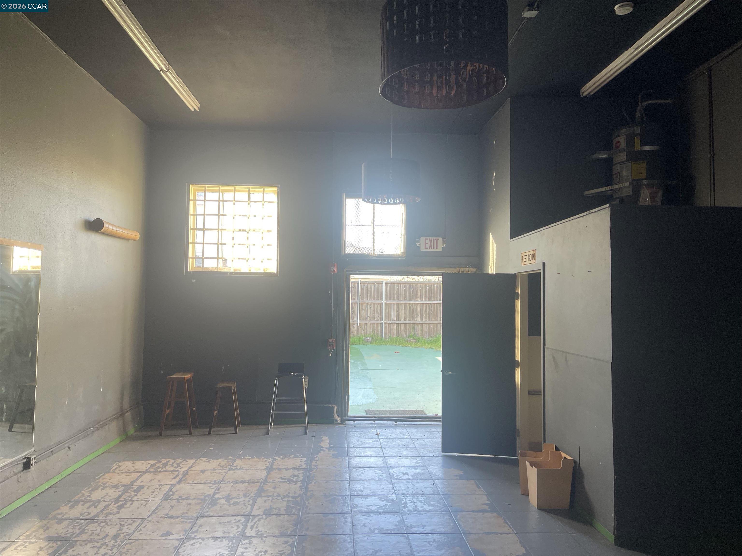 Detail Gallery Image 8 of 9 For 3261 Martin Luther King Jr Way, Oakland,  CA 94609 - – Beds | – Baths