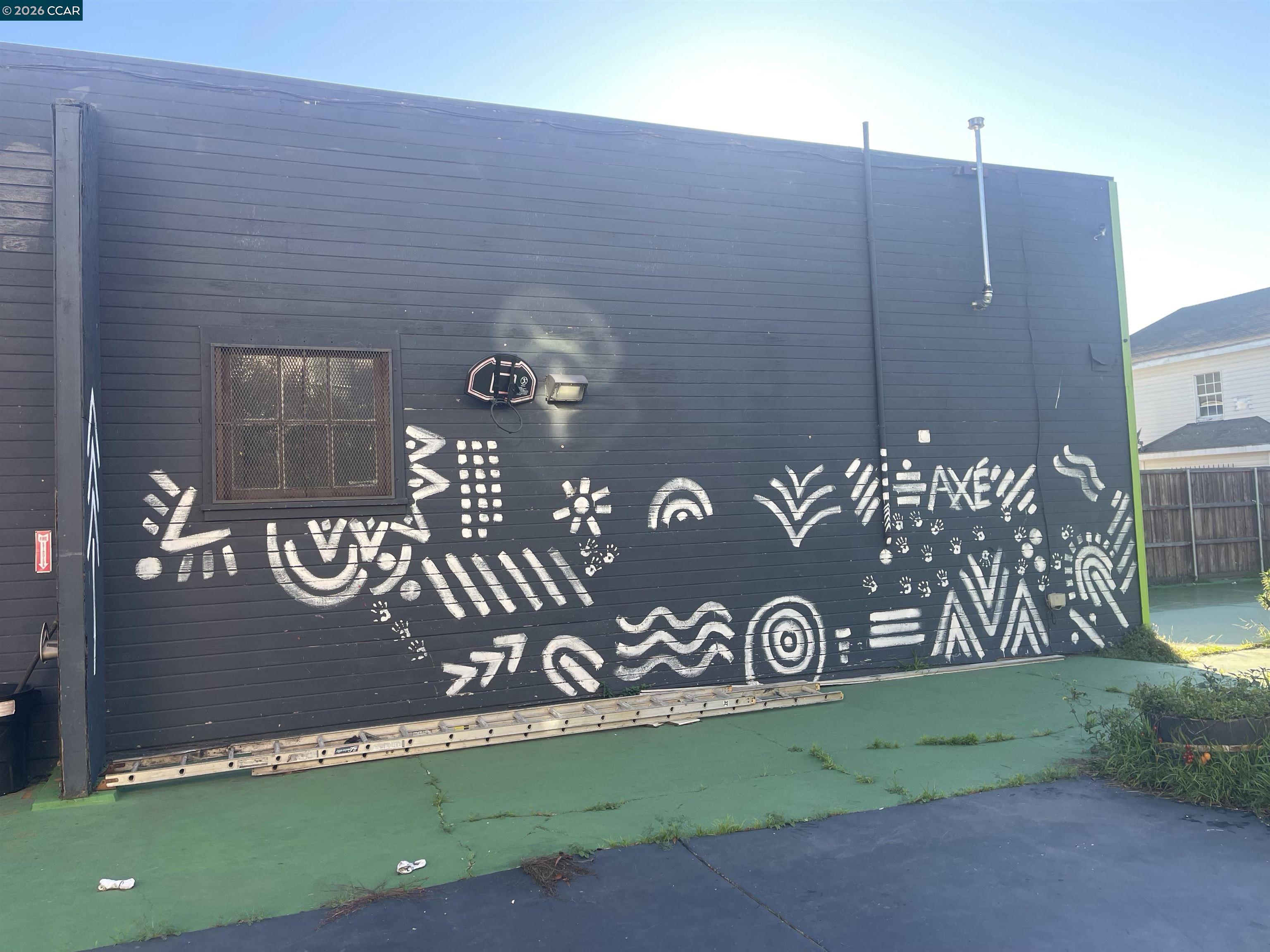 Detail Gallery Image 9 of 9 For 3261 Martin Luther King Jr Way, Oakland,  CA 94609 - – Beds | – Baths