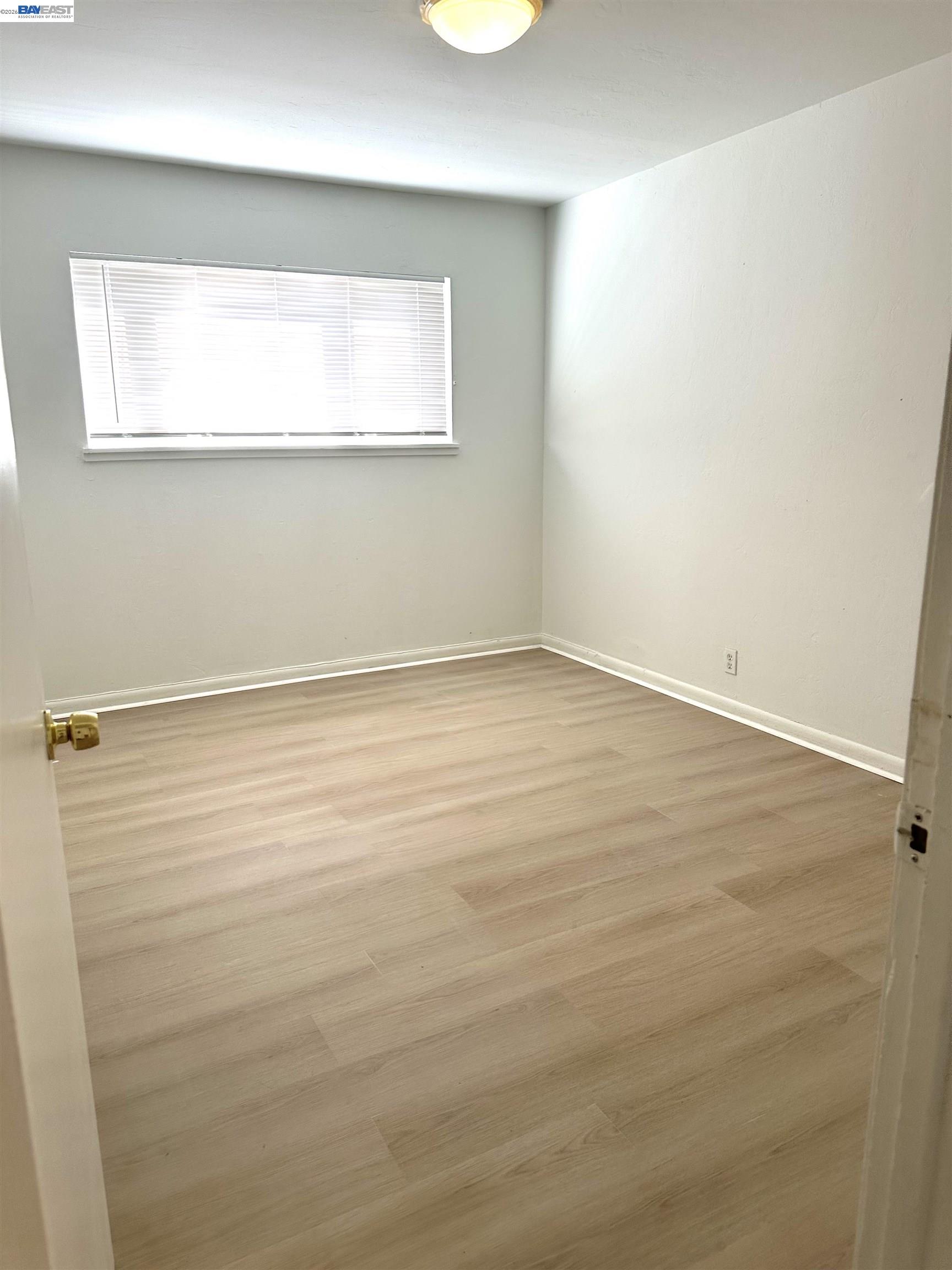 Detail Gallery Image 8 of 11 For 4363 Wesley Way, El Sobrante,  CA 94803 - 3 Beds | 2 Baths