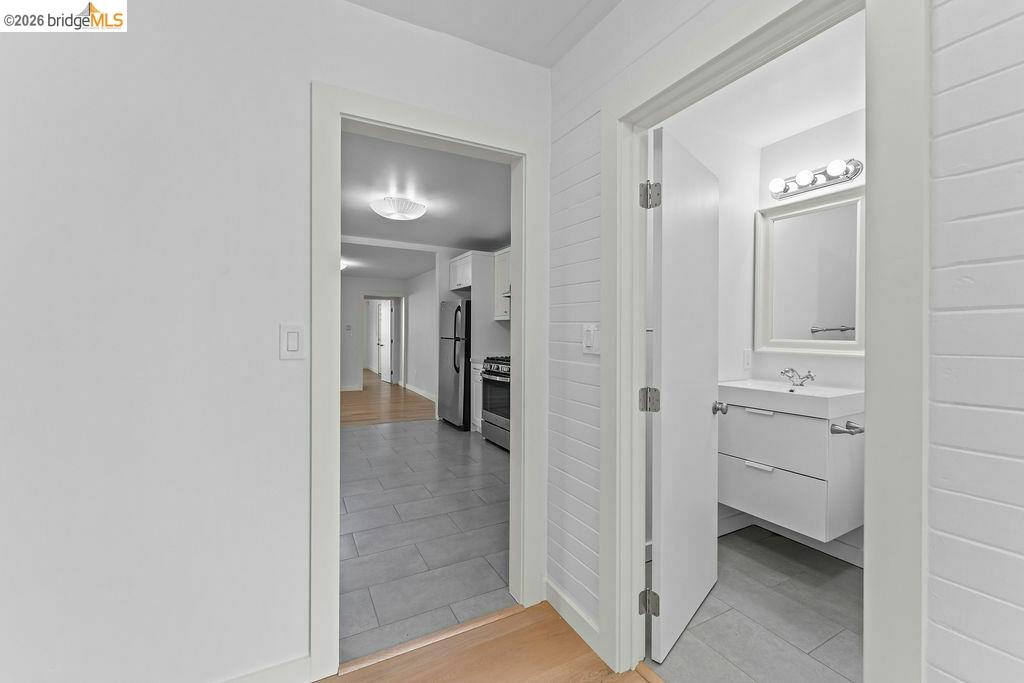 Detail Gallery Image 19 of 40 For 769 17th St, Oakland,  CA 94612 - – Beds | – Baths