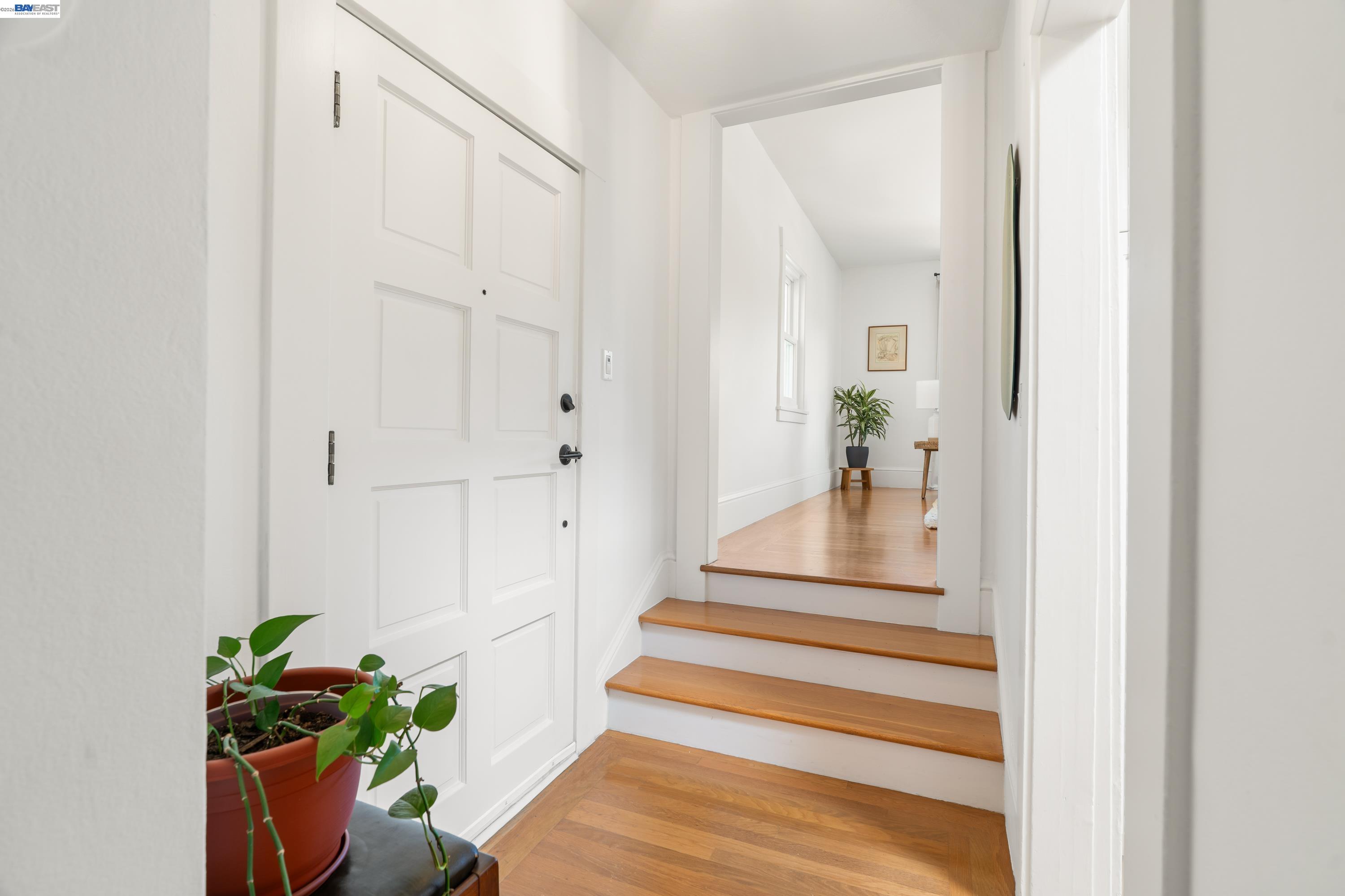 Detail Gallery Image 3 of 33 For 1516 Belvedere Ave, Berkeley,  CA 94702 - 1 Beds | 1 Baths