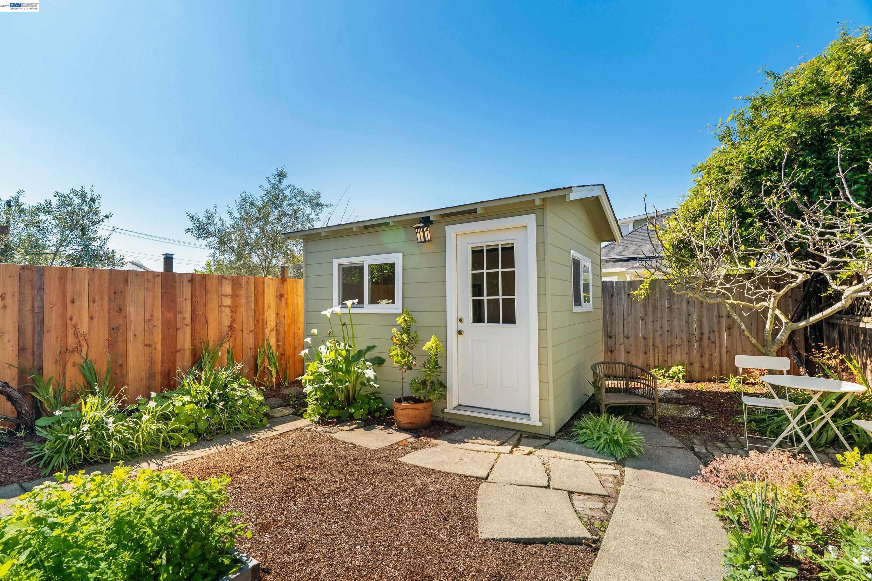 Detail Gallery Image 27 of 33 For 1516 Belvedere Ave, Berkeley,  CA 94702 - 1 Beds | 1 Baths