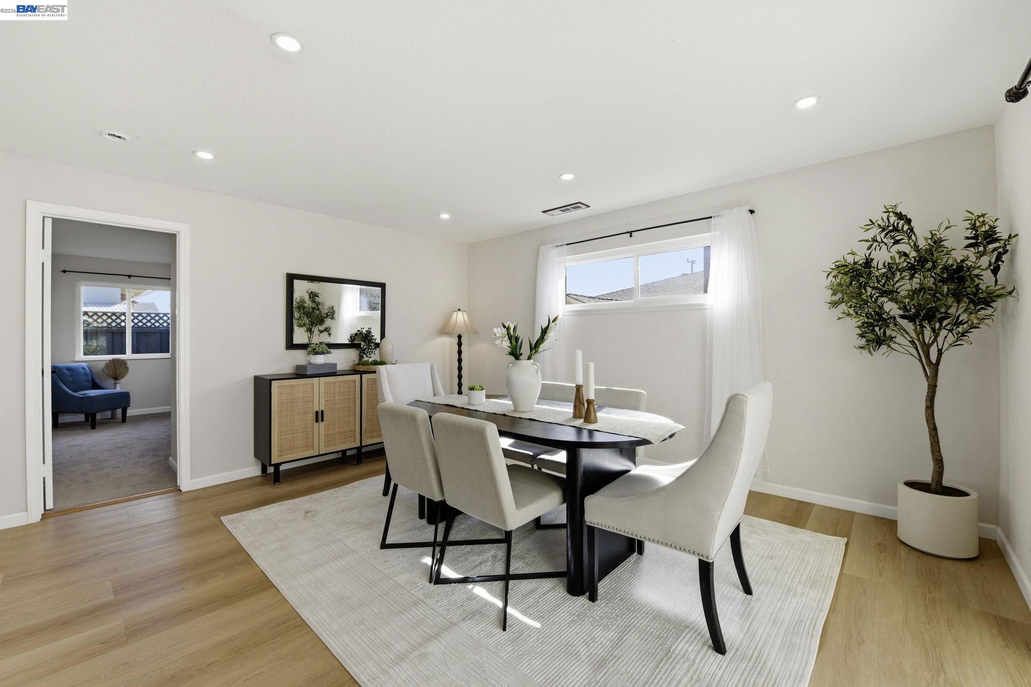 Detail Gallery Image 11 of 29 For 14297 Tiburon Rd, San Leandro,  CA 94577 - 4 Beds | 2 Baths