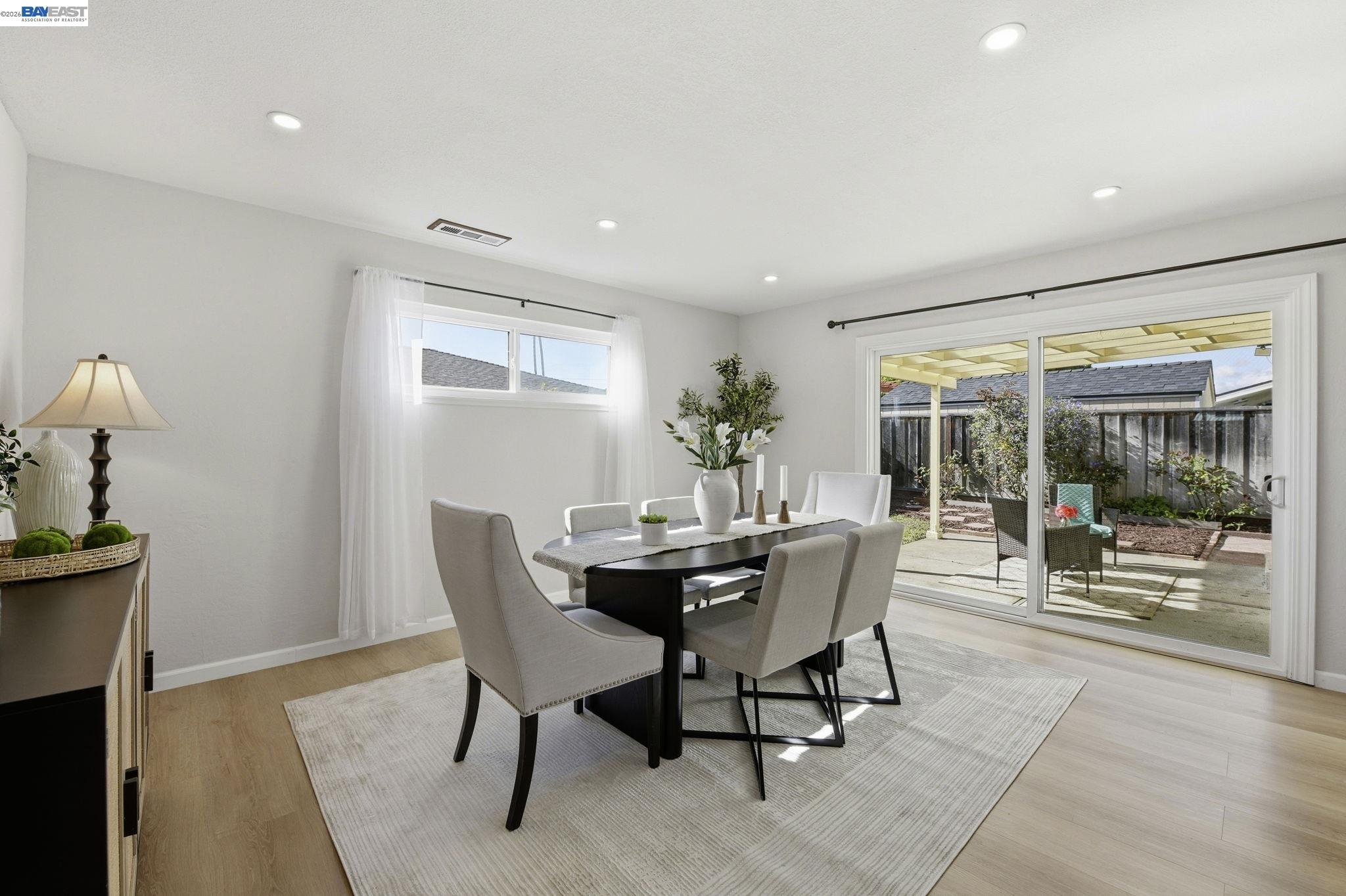 Detail Gallery Image 12 of 29 For 14297 Tiburon Rd, San Leandro,  CA 94577 - 4 Beds | 2 Baths