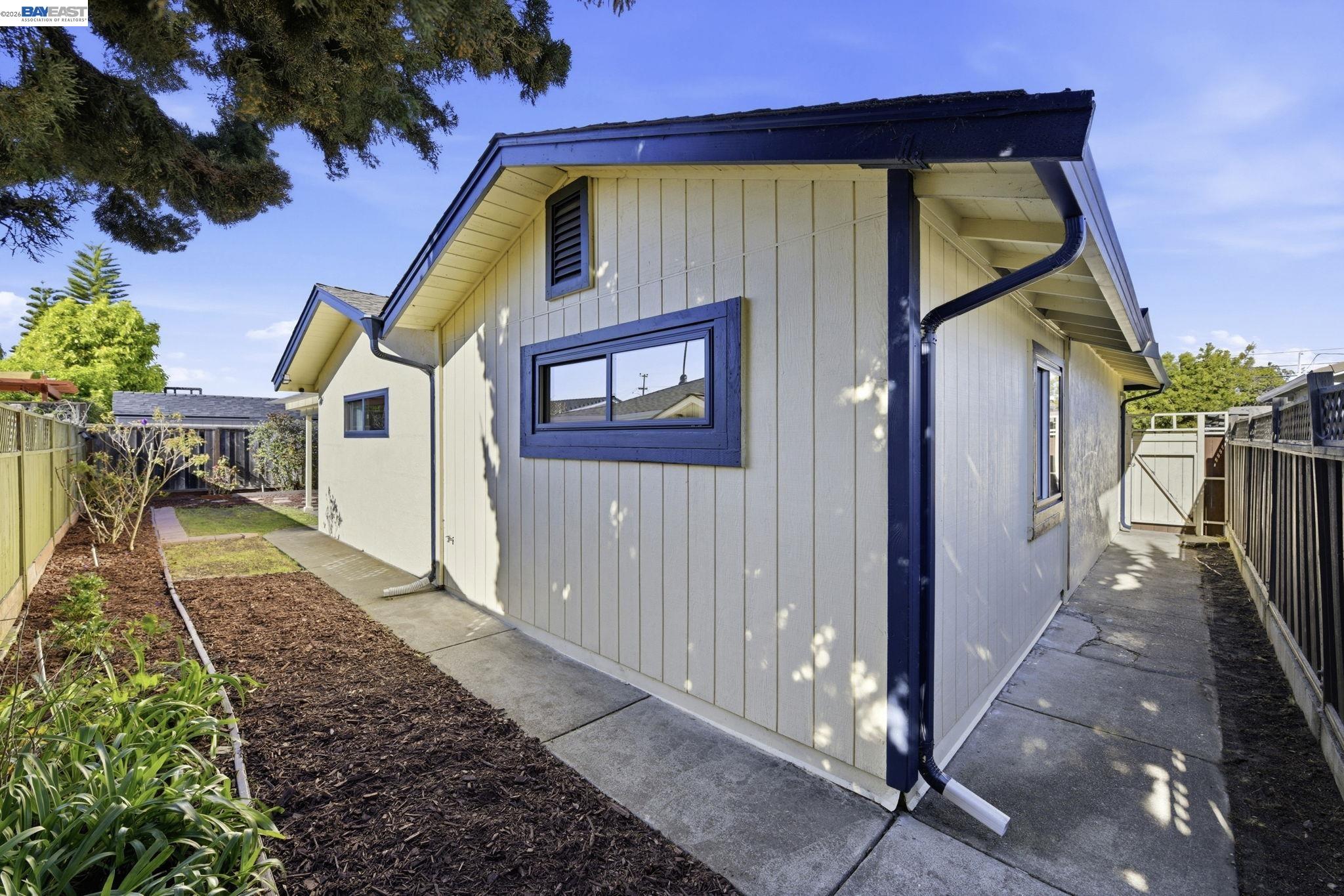 Detail Gallery Image 28 of 29 For 14297 Tiburon Rd, San Leandro,  CA 94577 - 4 Beds | 2 Baths