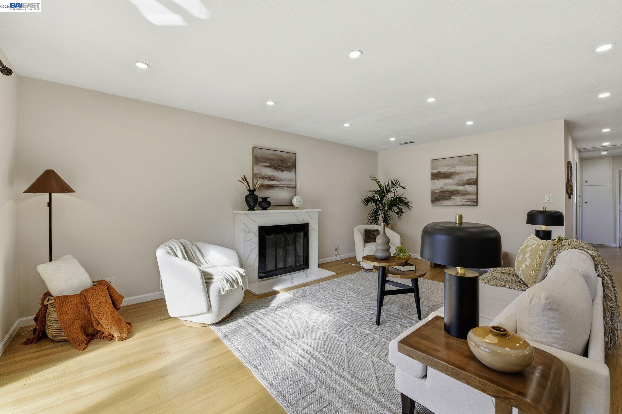 Detail Gallery Image 4 of 29 For 14297 Tiburon Rd, San Leandro,  CA 94577 - 4 Beds | 2 Baths