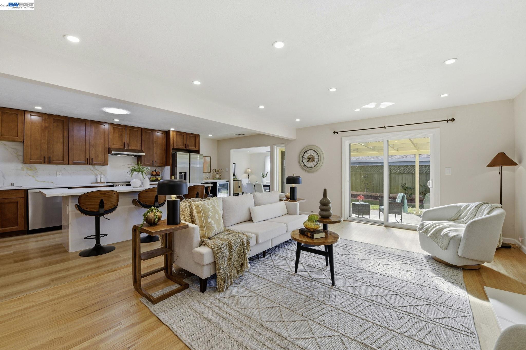 Detail Gallery Image 5 of 29 For 14297 Tiburon Rd, San Leandro,  CA 94577 - 4 Beds | 2 Baths