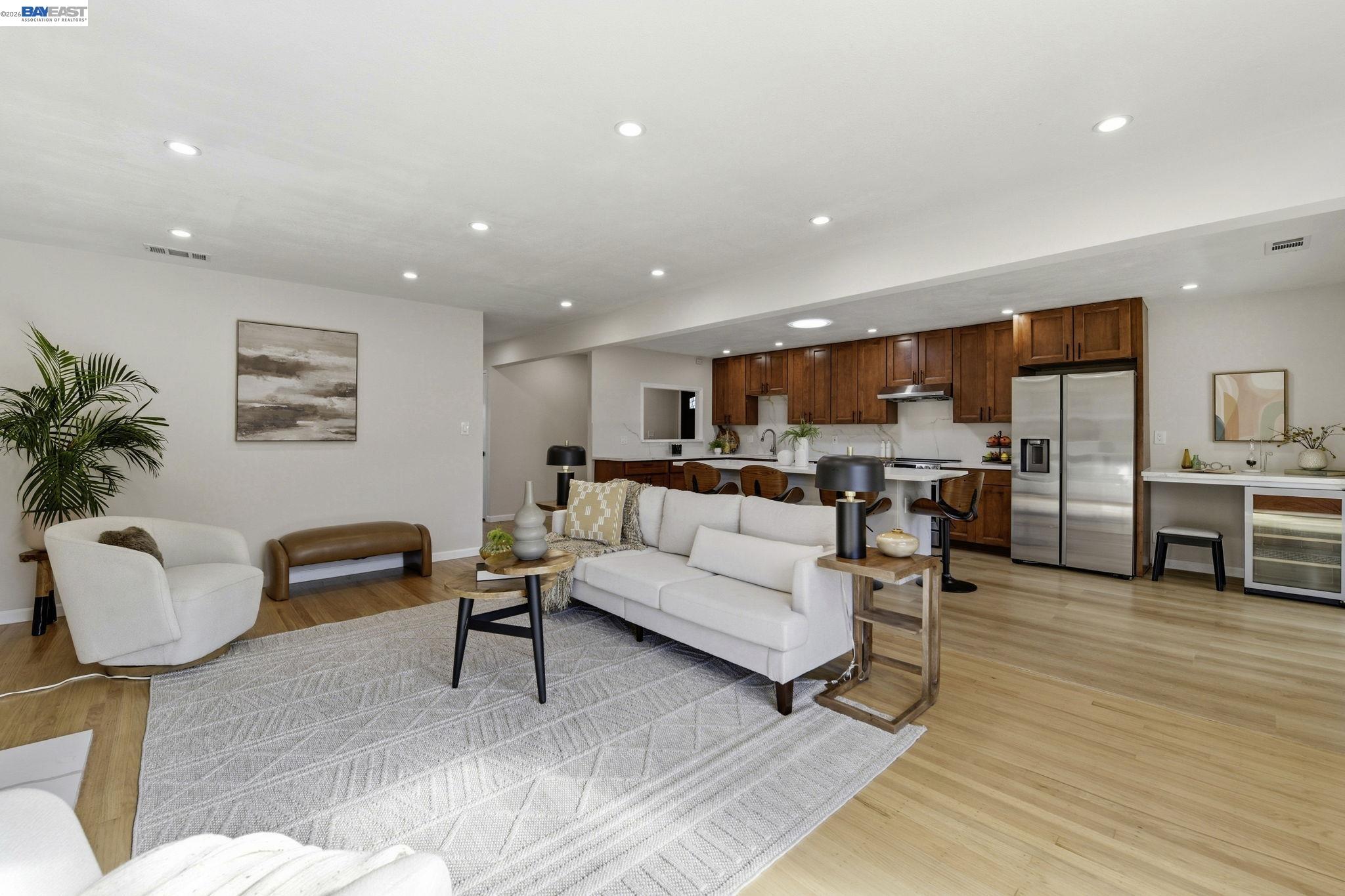 Detail Gallery Image 8 of 29 For 14297 Tiburon Rd, San Leandro,  CA 94577 - 4 Beds | 2 Baths