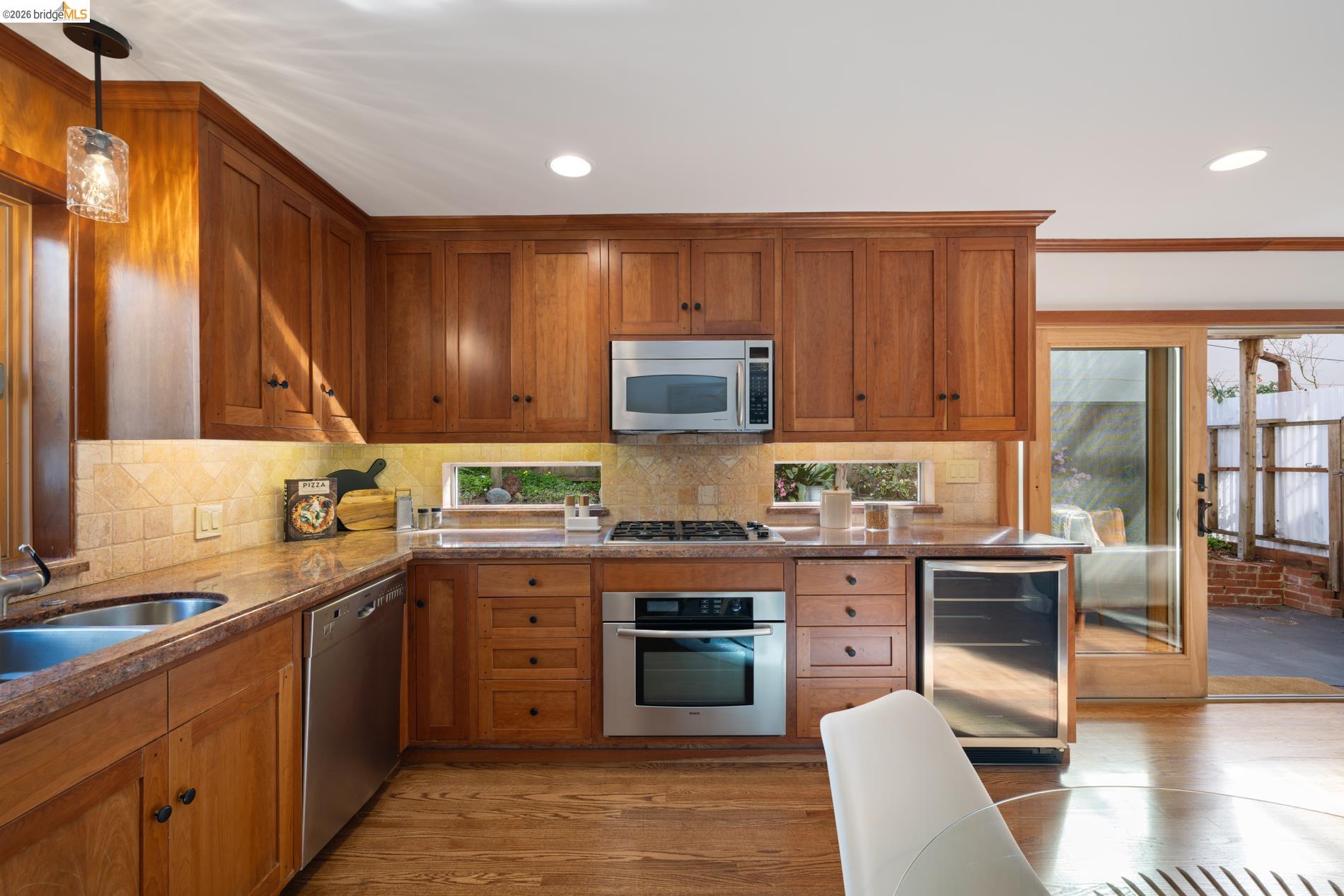 Detail Gallery Image 27 of 60 For 101 Windsor Ave., Kensington,  CA 94708 - 4 Beds | 2/1 Baths