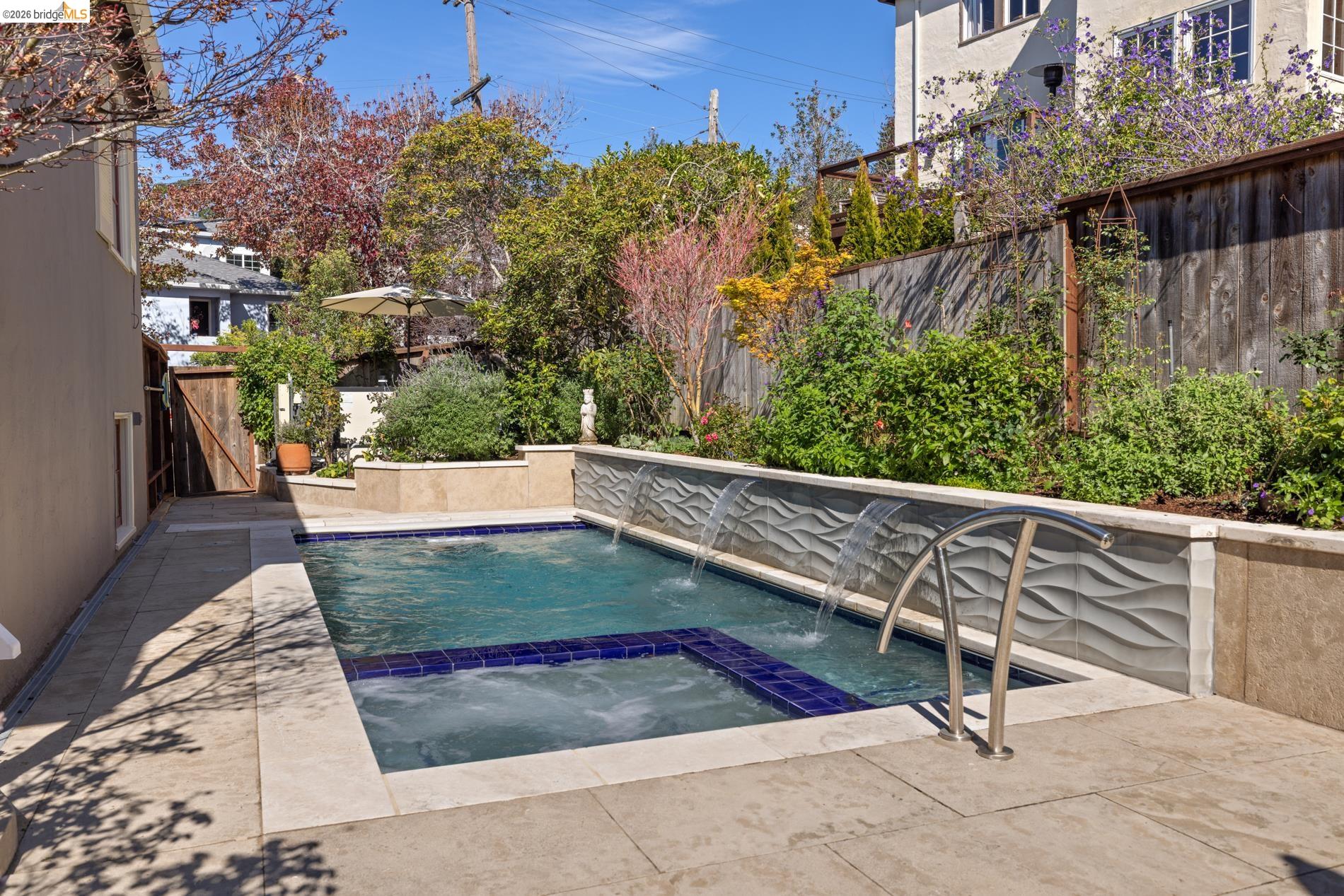 Detail Gallery Image 30 of 60 For 101 Windsor Ave., Kensington,  CA 94708 - 4 Beds | 2/1 Baths