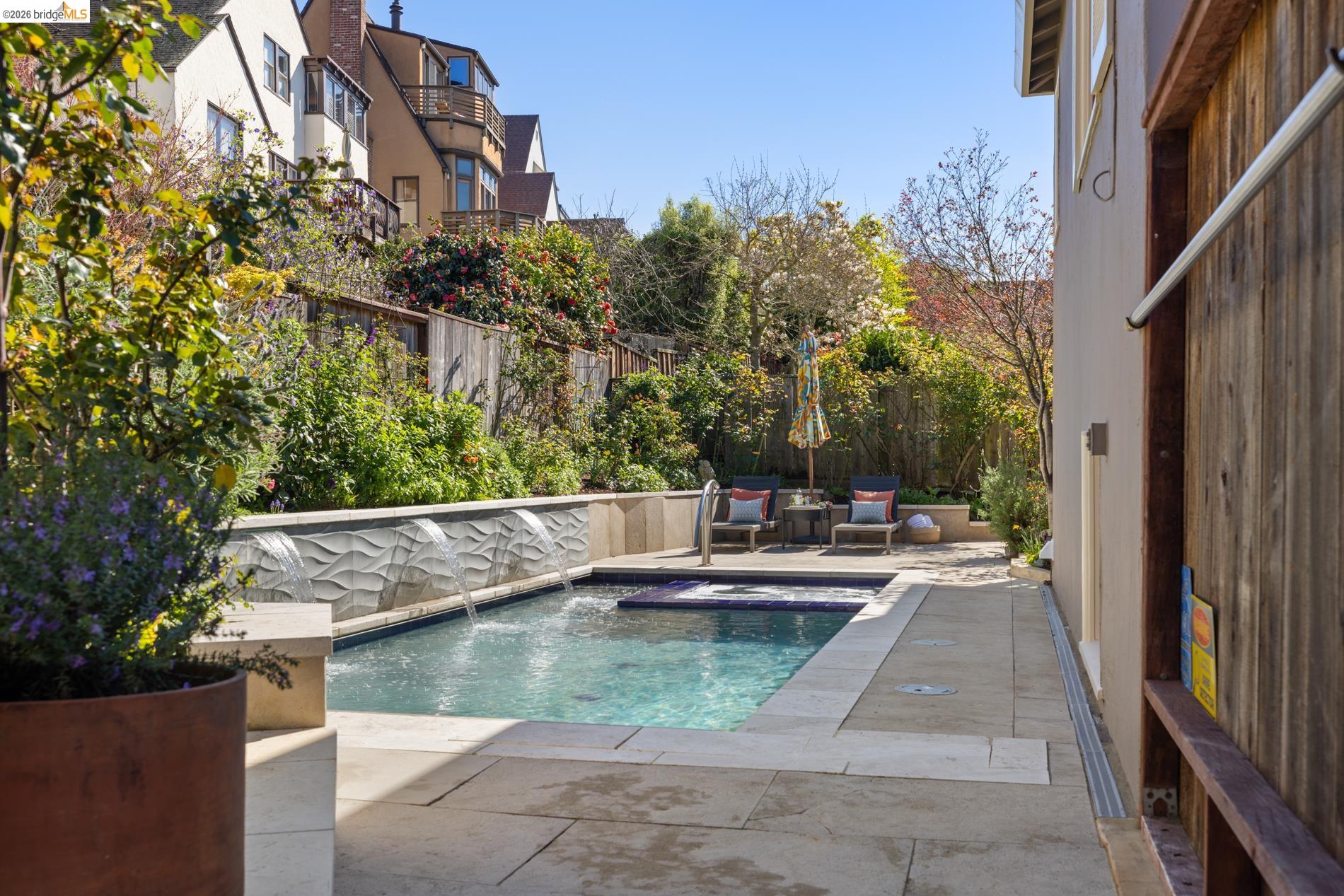 Detail Gallery Image 35 of 60 For 101 Windsor Ave., Kensington,  CA 94708 - 4 Beds | 2/1 Baths