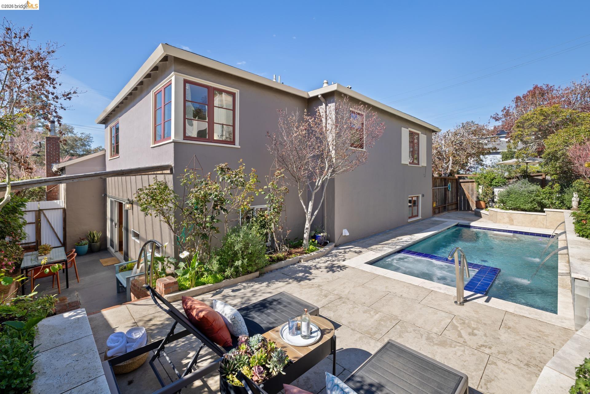 Detail Gallery Image 36 of 60 For 101 Windsor Ave., Kensington,  CA 94708 - 4 Beds | 2/1 Baths