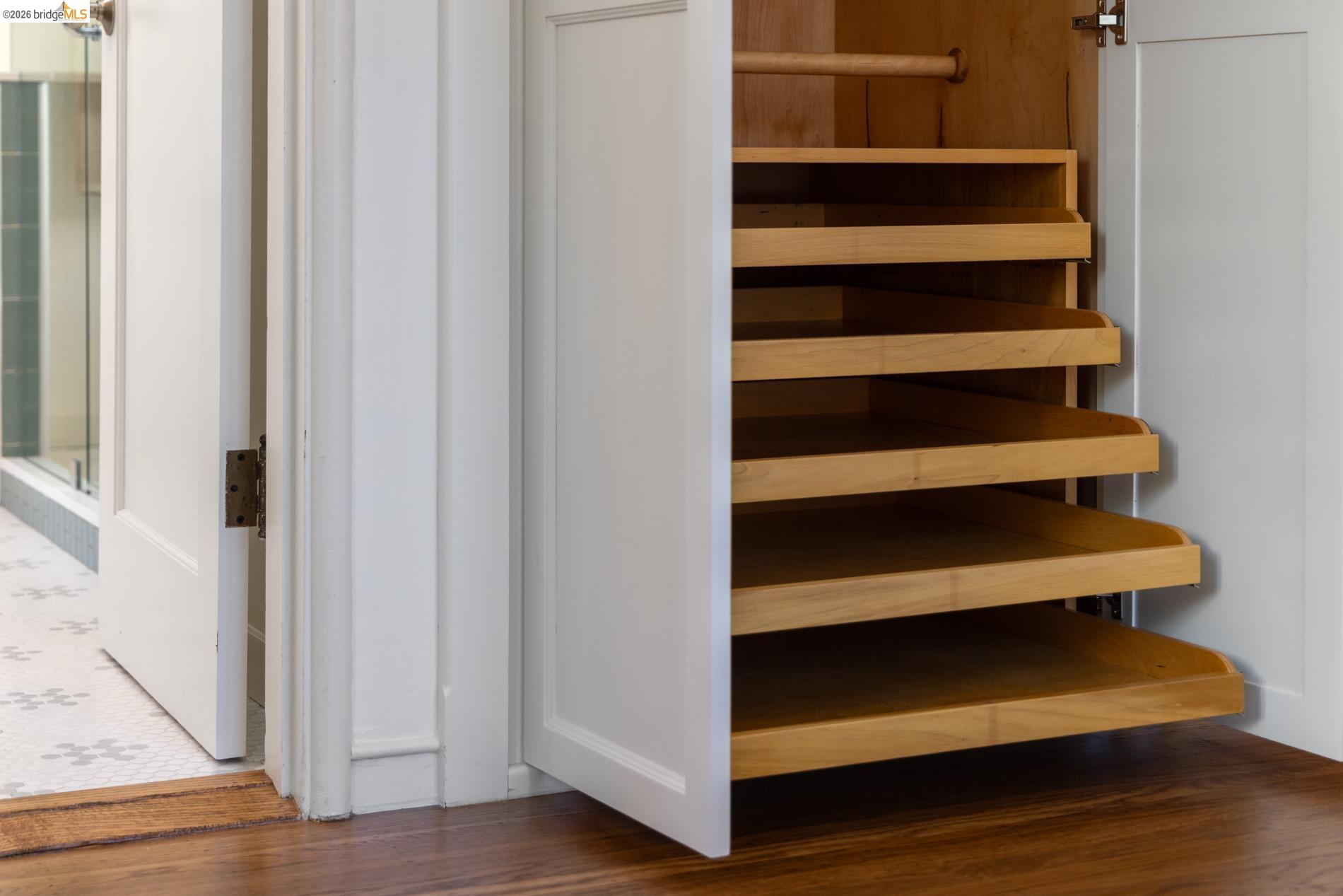 Detail Gallery Image 40 of 60 For 101 Windsor Ave., Kensington,  CA 94708 - 4 Beds | 2/1 Baths