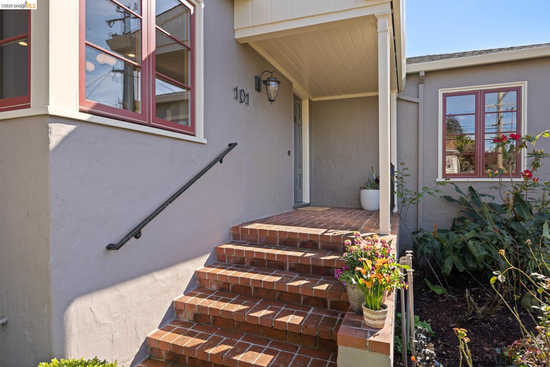 Detail Gallery Image 6 of 60 For 101 Windsor Ave., Kensington,  CA 94708 - 4 Beds | 2/1 Baths