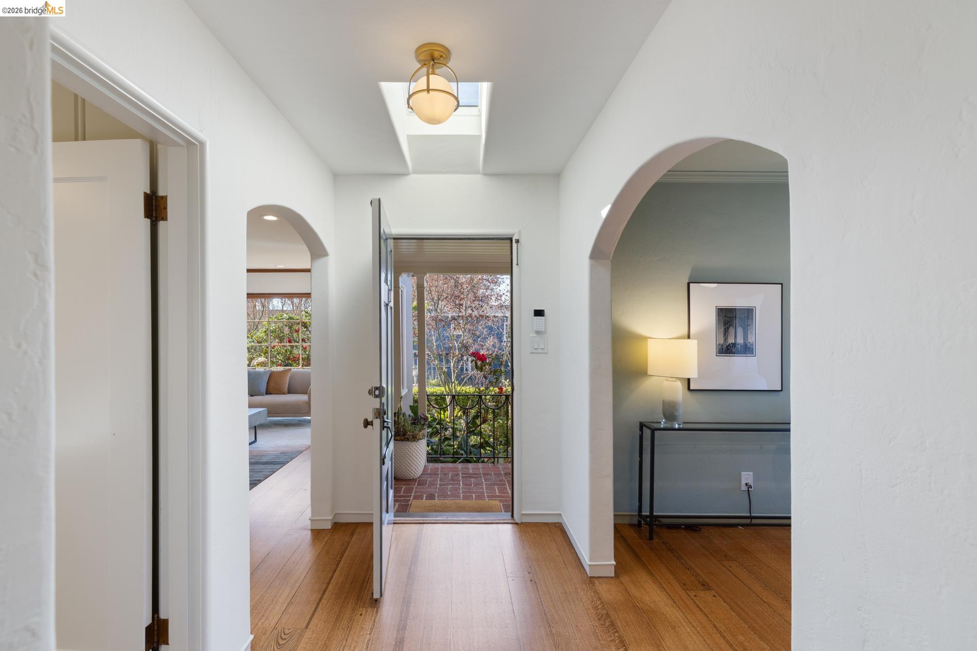 Detail Gallery Image 9 of 60 For 101 Windsor Ave., Kensington,  CA 94708 - 4 Beds | 2/1 Baths