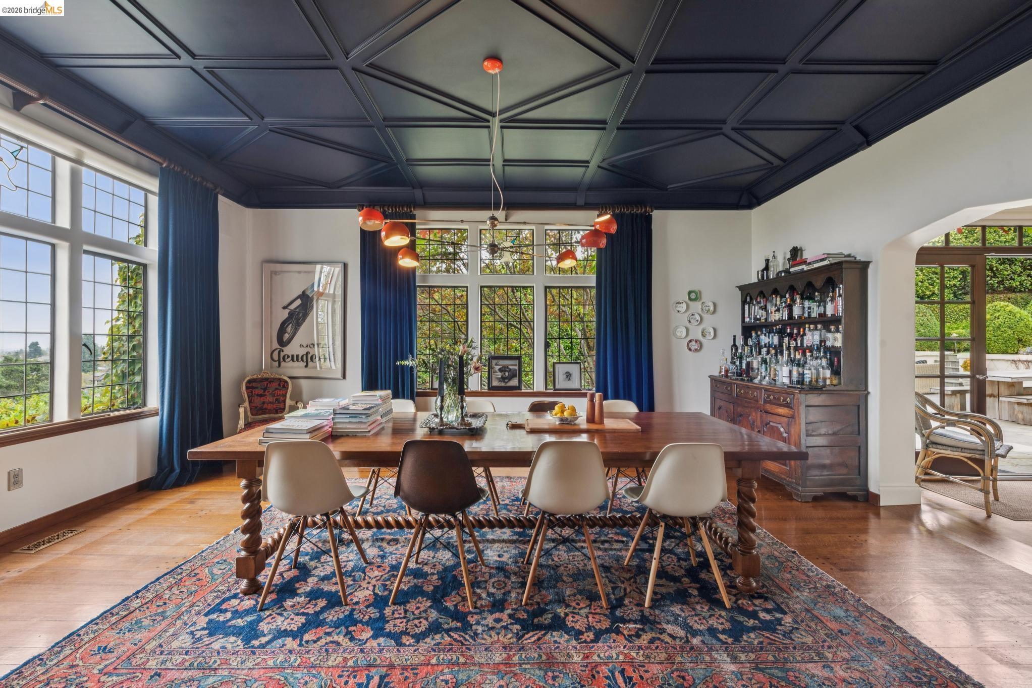 Detail Gallery Image 16 of 30 For 5710 Margarido Dr, Oakland,  CA 94618 - 5 Beds | 5/1 Baths