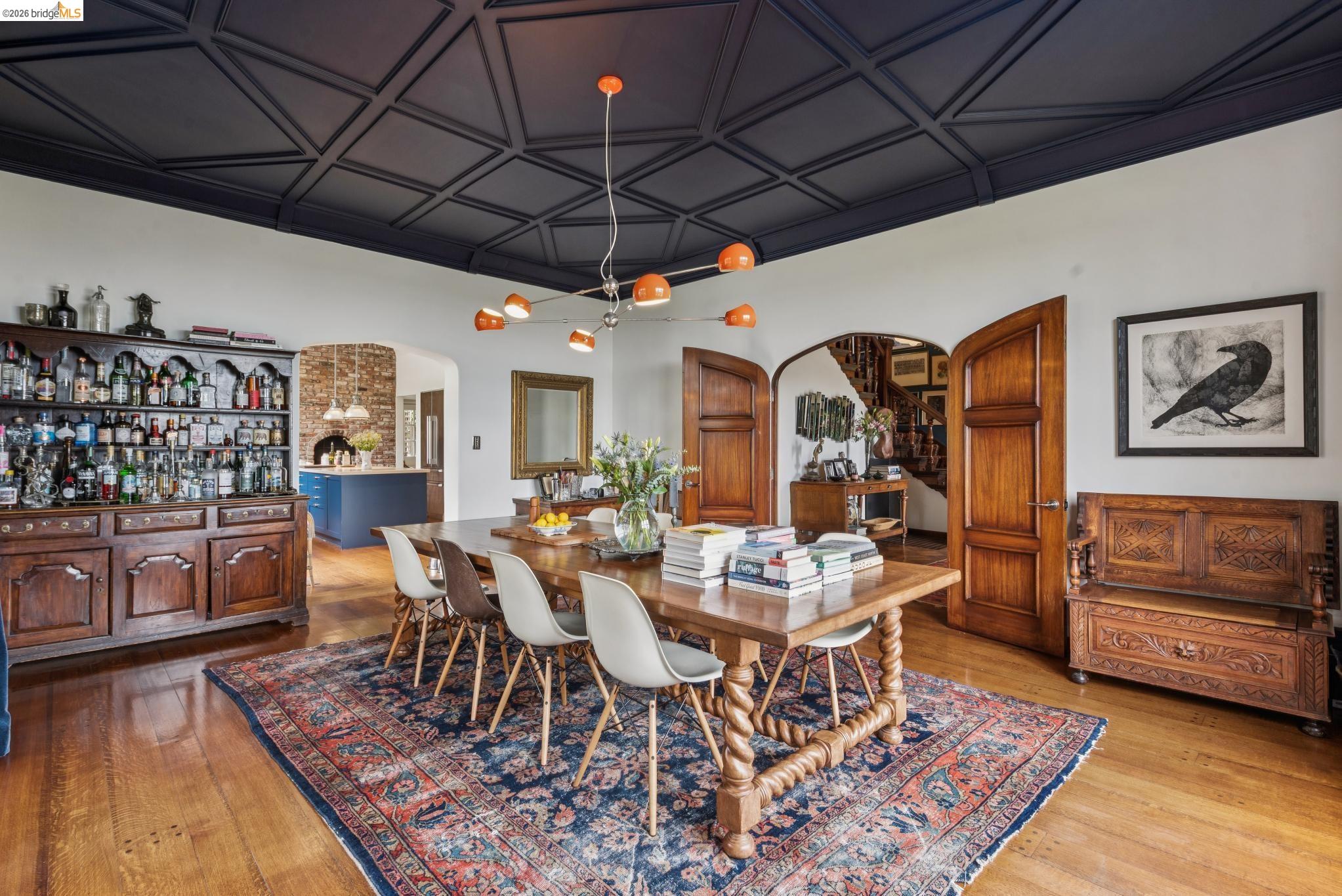 Detail Gallery Image 17 of 30 For 5710 Margarido Dr, Oakland,  CA 94618 - 5 Beds | 5/1 Baths