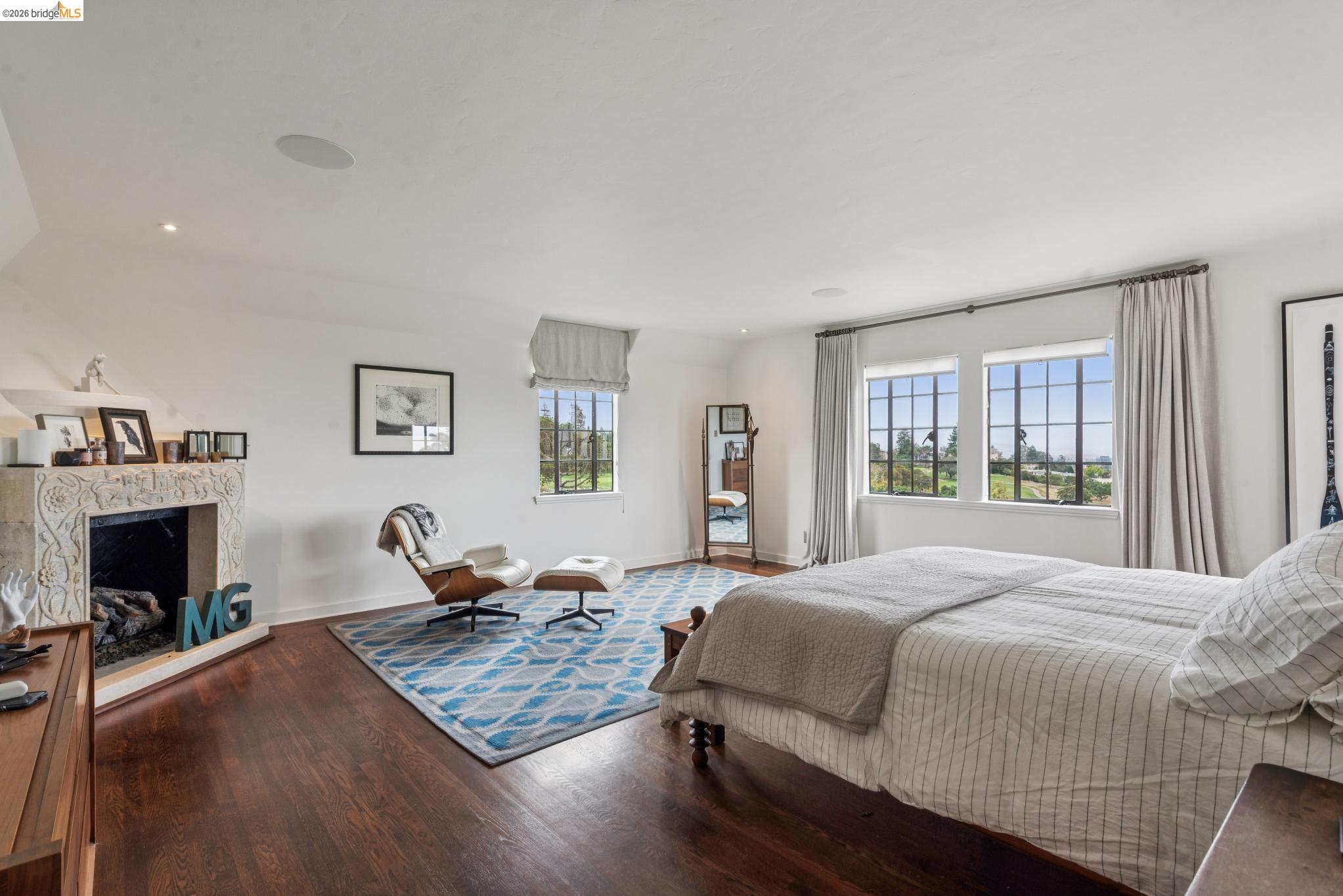 Detail Gallery Image 21 of 30 For 5710 Margarido Dr, Oakland,  CA 94618 - 5 Beds | 5/1 Baths