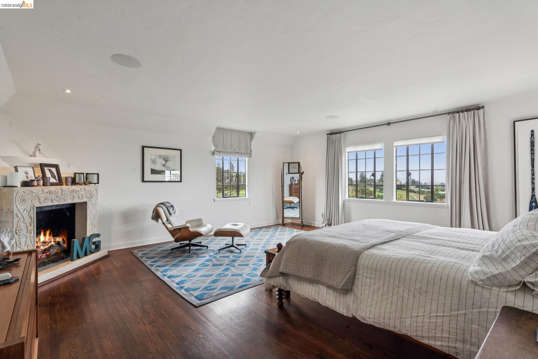 Detail Gallery Image 22 of 30 For 5710 Margarido Dr, Oakland,  CA 94618 - 5 Beds | 5/1 Baths