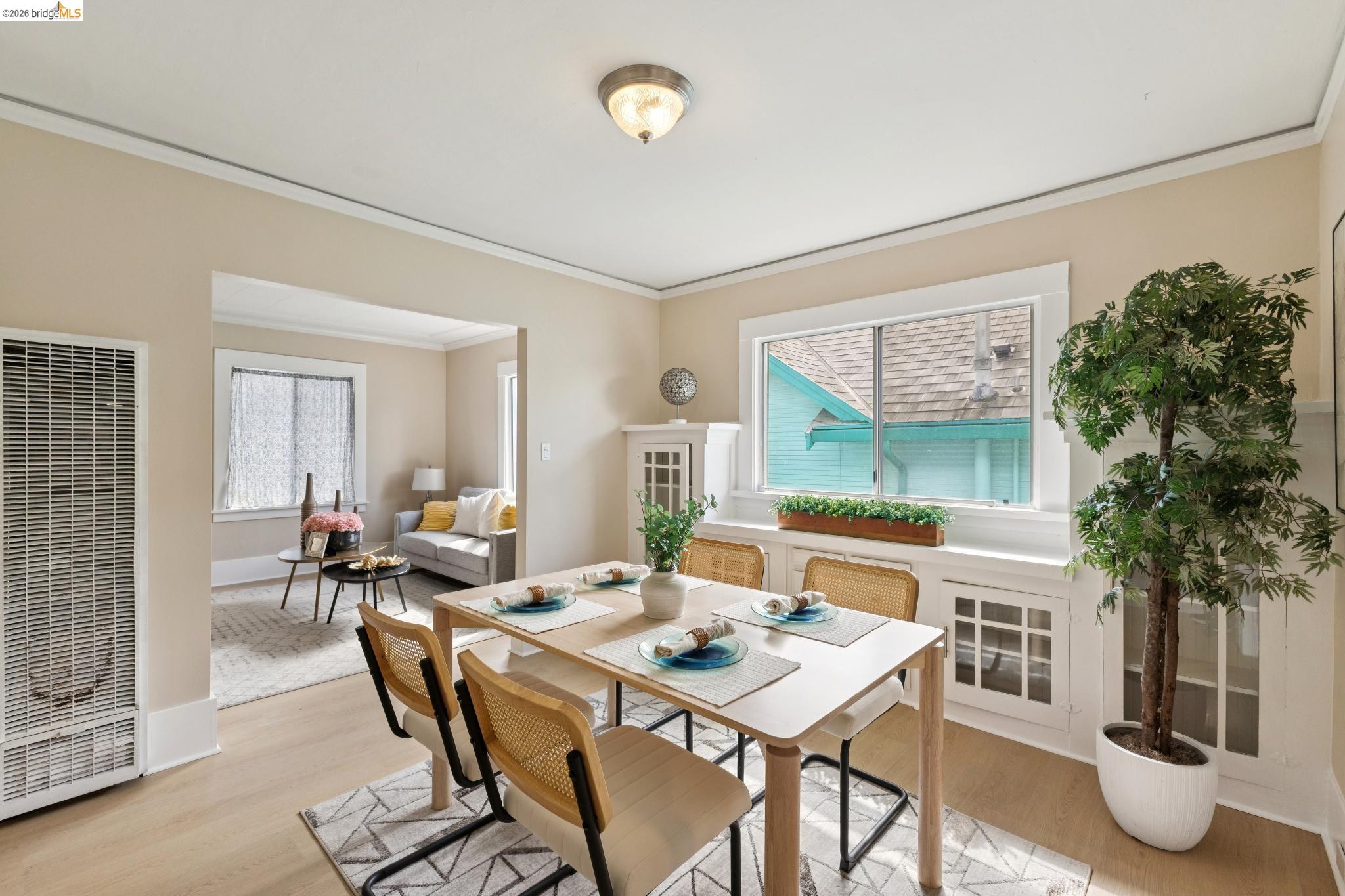 Detail Gallery Image 17 of 60 For 1983 38th Ave, Oakland,  CA 94601 - 5 Beds | 4 Baths