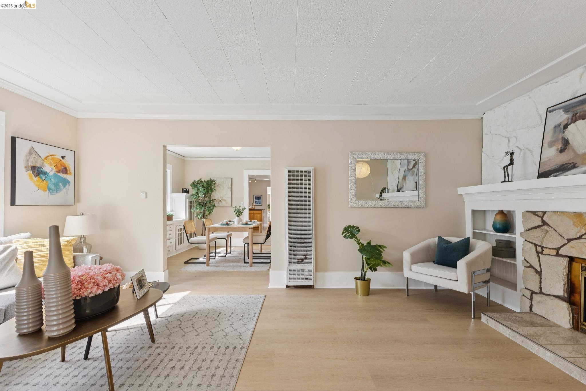 Detail Gallery Image 5 of 60 For 1983 38th Ave, Oakland,  CA 94601 - 5 Beds | 4 Baths