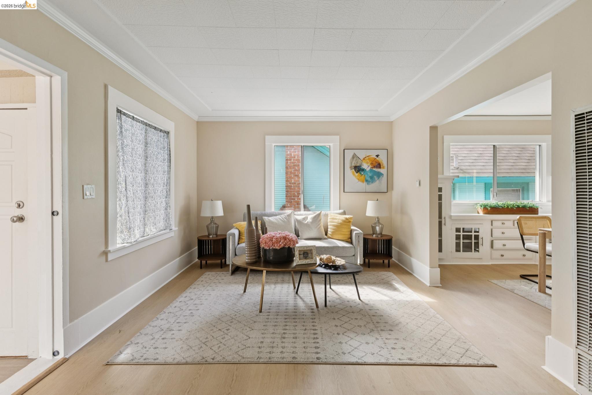 Detail Gallery Image 8 of 60 For 1983 38th Ave, Oakland,  CA 94601 - 5 Beds | 4 Baths