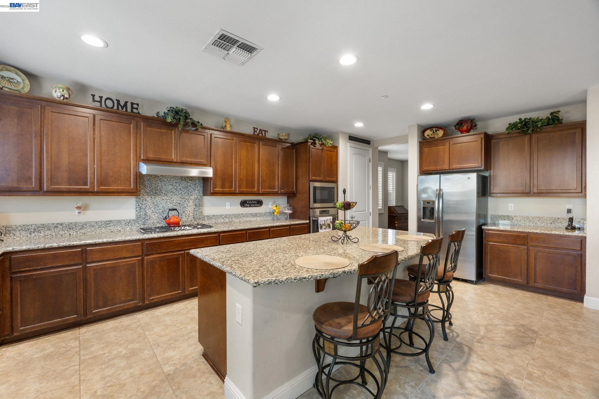 Detail Gallery Image 11 of 60 For 2233 Demartini Ln, Brentwood,  CA 94513 - 4 Beds | 3 Baths