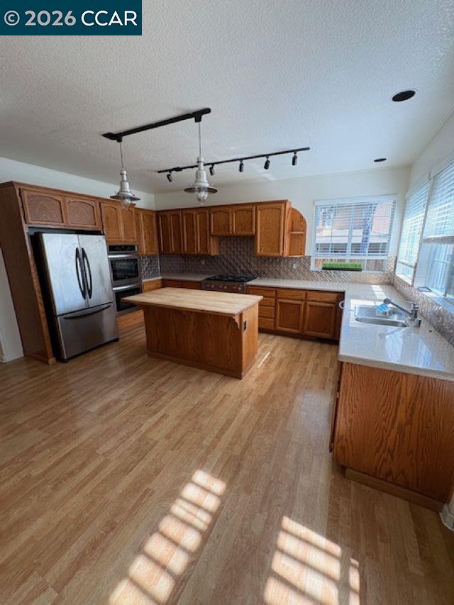 Detail Gallery Image 6 of 8 For 1765 Crimson Ter, Brentwood,  CA 94513 - 4 Beds | 2/1 Baths