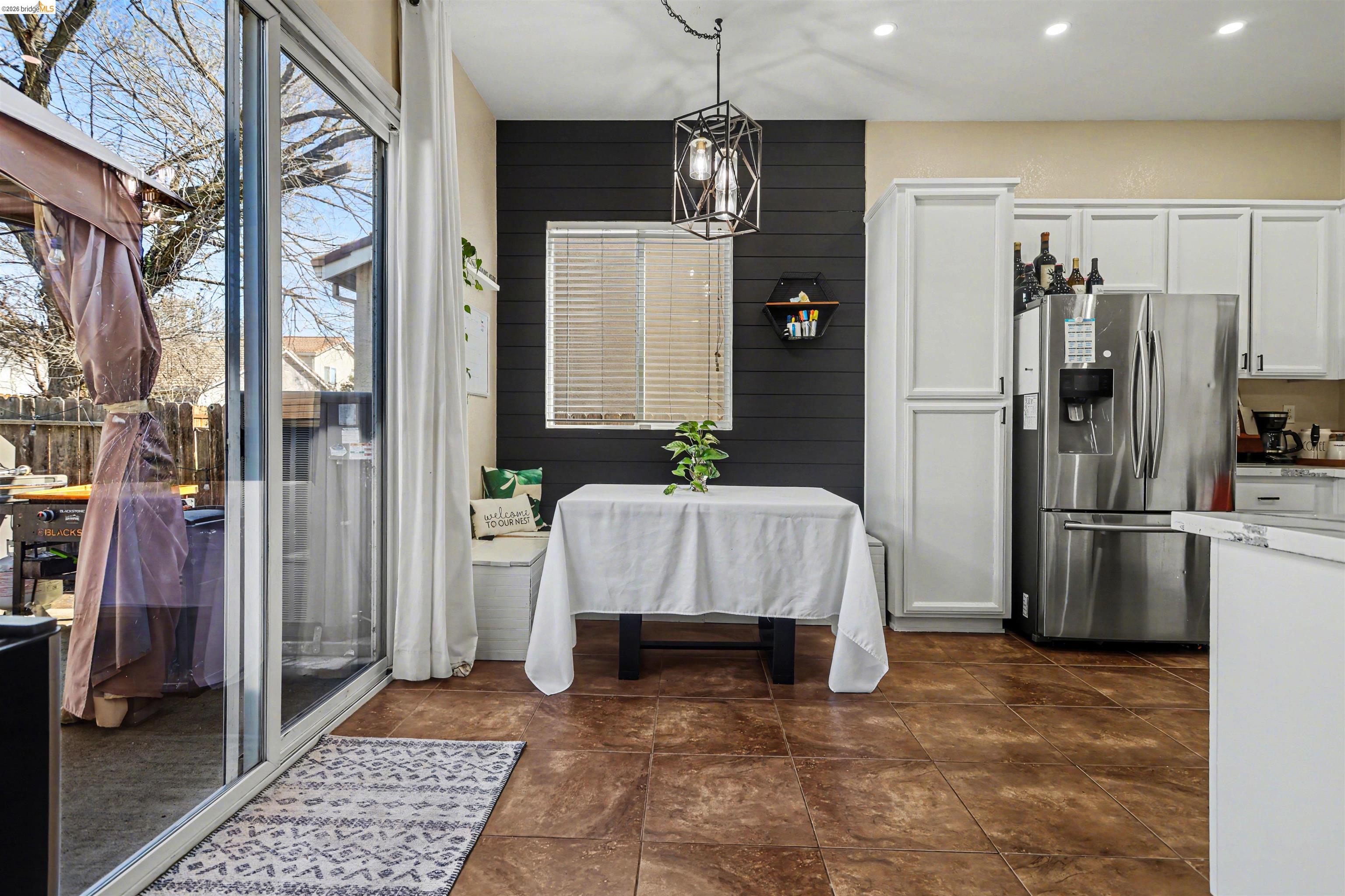 Detail Gallery Image 14 of 31 For 193 Mike Gartrell Cir, Sacramento,  CA 95835 - 3 Beds | 2 Baths