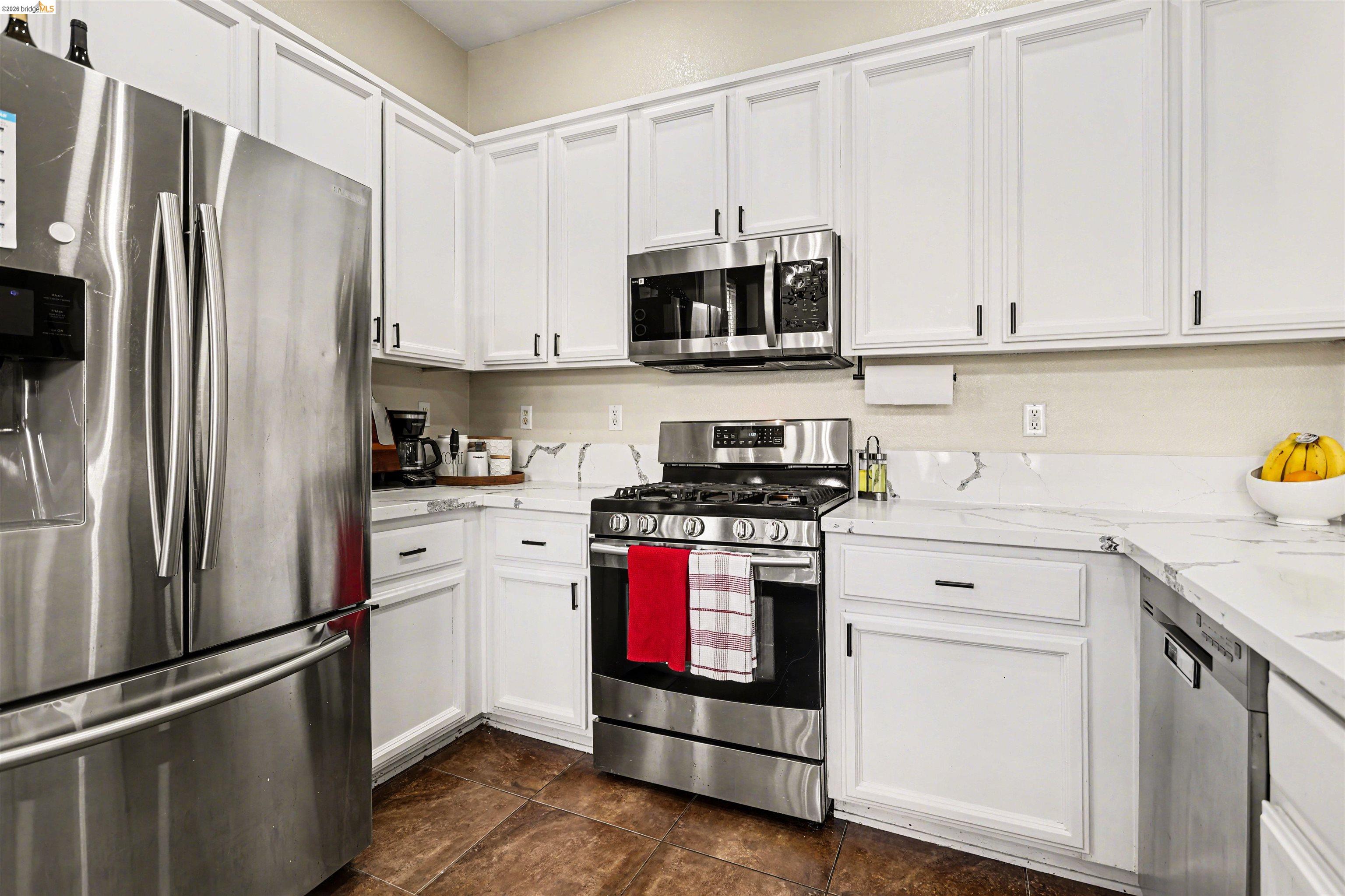 Detail Gallery Image 16 of 31 For 193 Mike Gartrell Cir, Sacramento,  CA 95835 - 3 Beds | 2 Baths