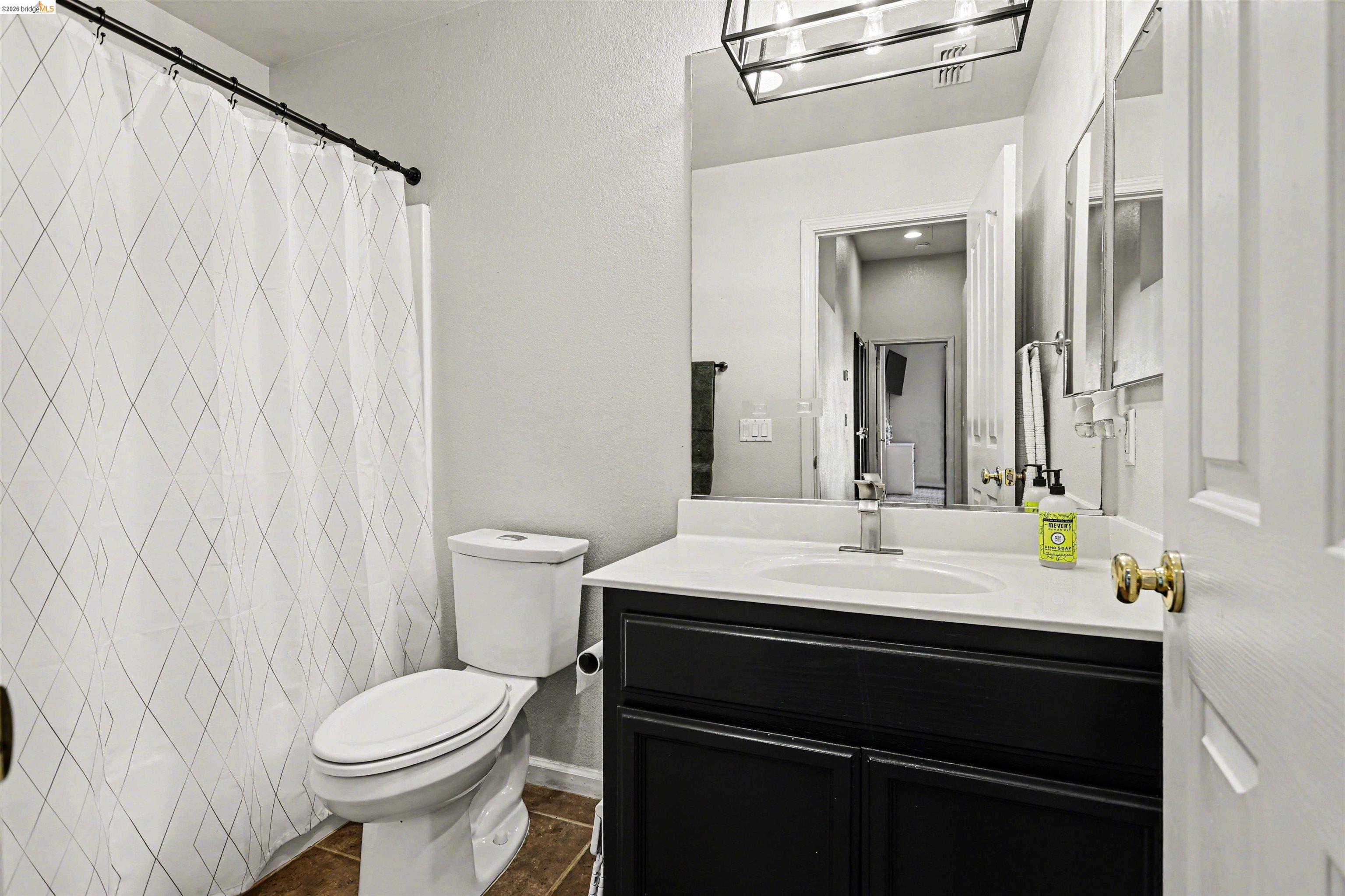 Detail Gallery Image 18 of 31 For 193 Mike Gartrell Cir, Sacramento,  CA 95835 - 3 Beds | 2 Baths