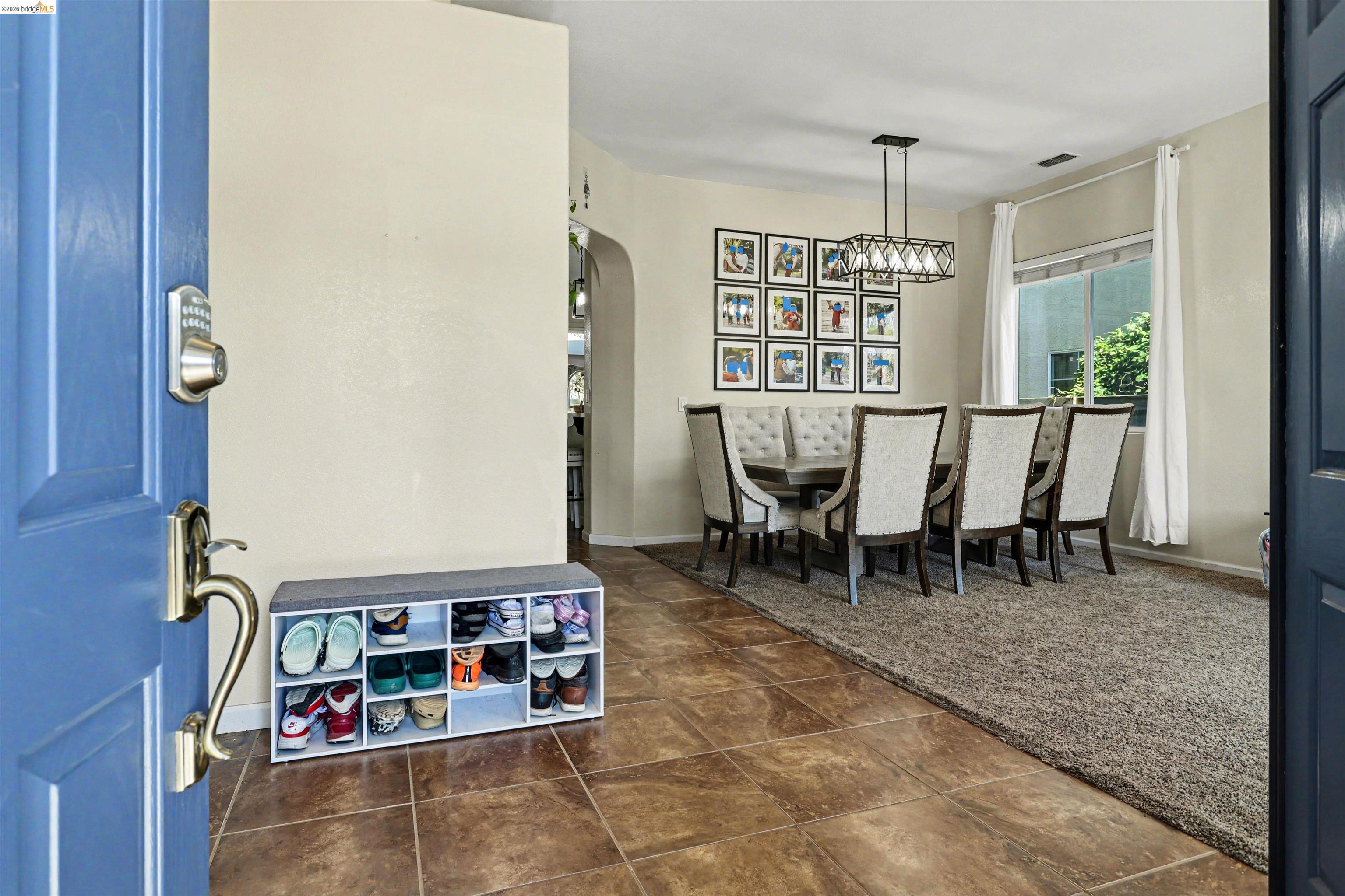 Detail Gallery Image 7 of 31 For 193 Mike Gartrell Cir, Sacramento,  CA 95835 - 3 Beds | 2 Baths