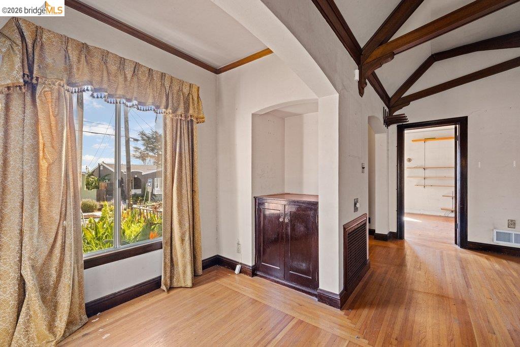 Detail Gallery Image 12 of 60 For 2569 Maxwell Ave, Oakland,  CA 94601 - 3 Beds | 1 Baths