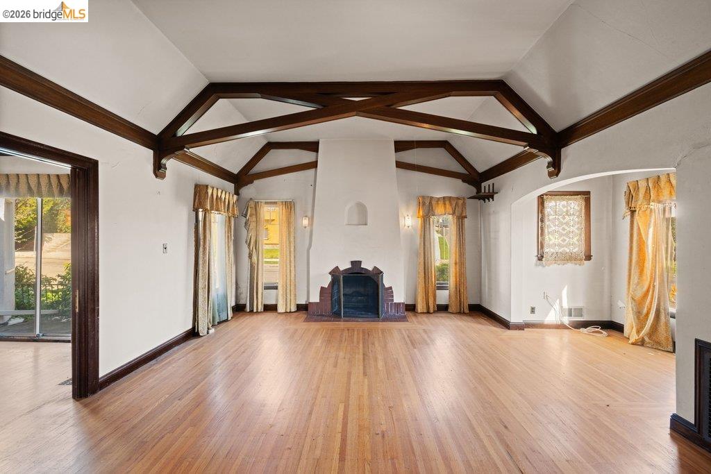 Detail Gallery Image 6 of 60 For 2569 Maxwell Ave, Oakland,  CA 94601 - 3 Beds | 1 Baths