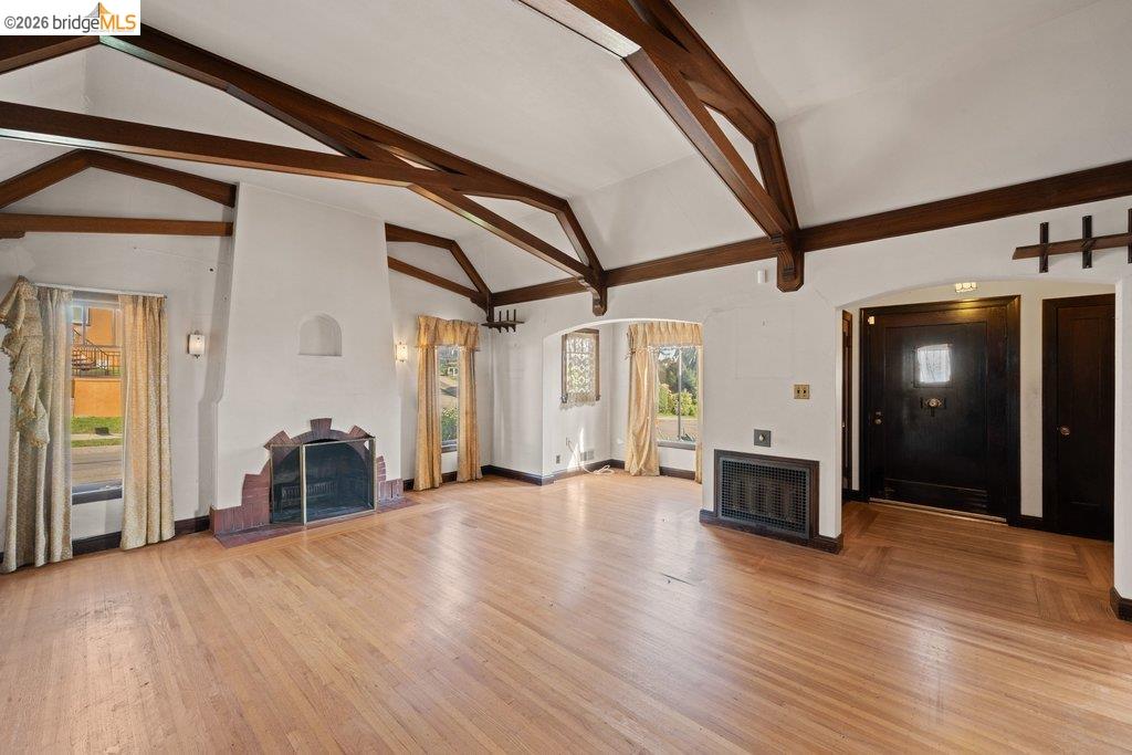 Detail Gallery Image 7 of 60 For 2569 Maxwell Ave, Oakland,  CA 94601 - 3 Beds | 1 Baths