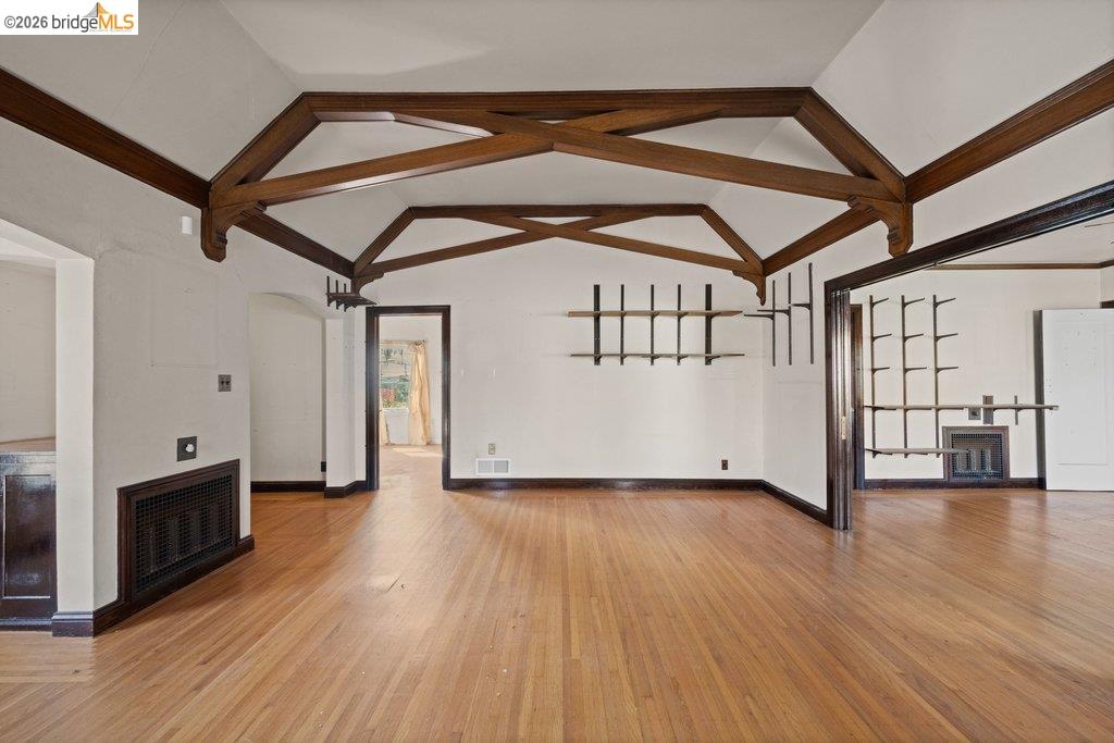 Detail Gallery Image 10 of 60 For 2569 Maxwell Ave, Oakland,  CA 94601 - 3 Beds | 1 Baths