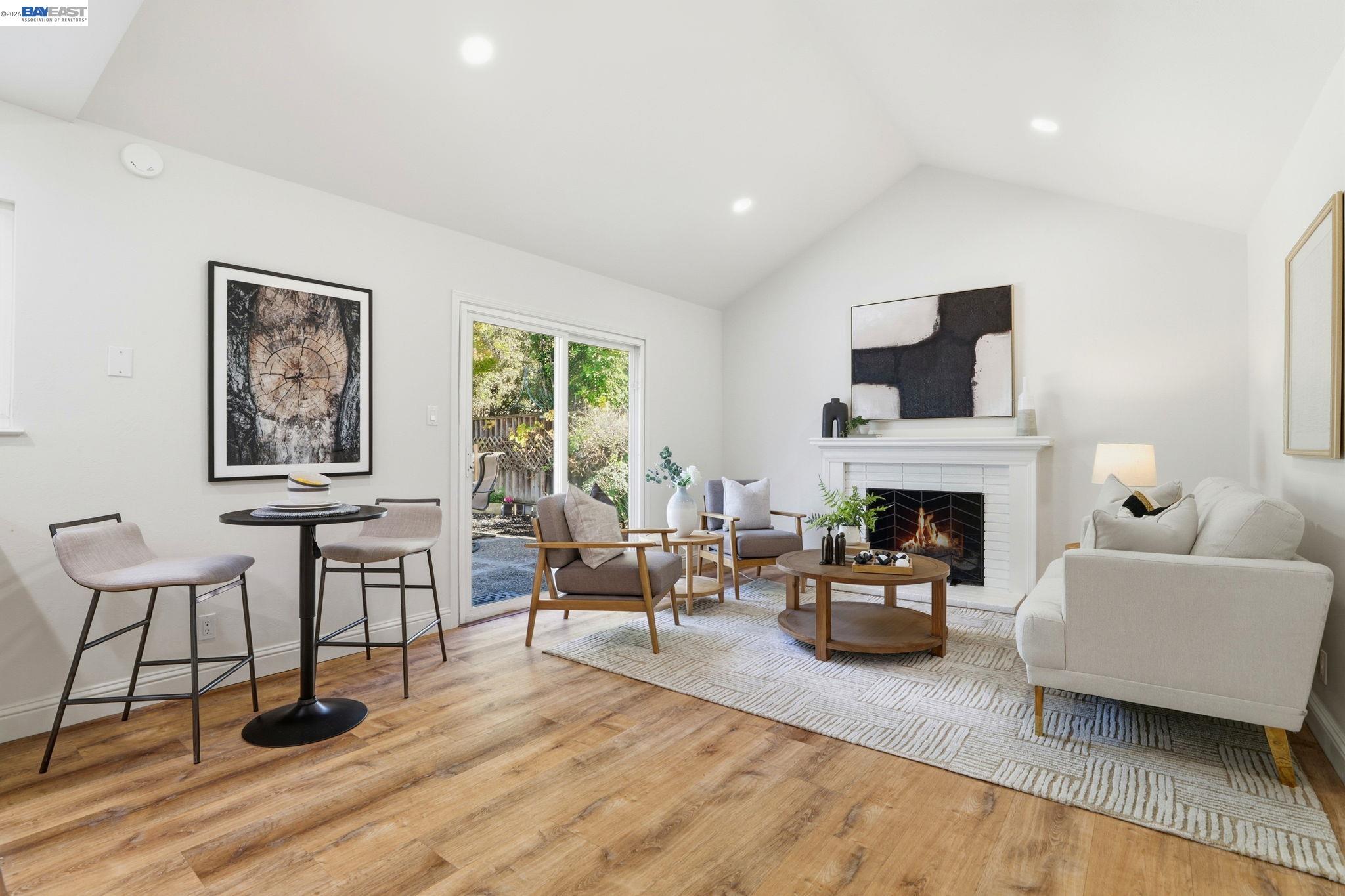 Detail Gallery Image 8 of 33 For 240 Carmelita Pl, Fremont,  CA 94539 - 3 Beds | 2 Baths