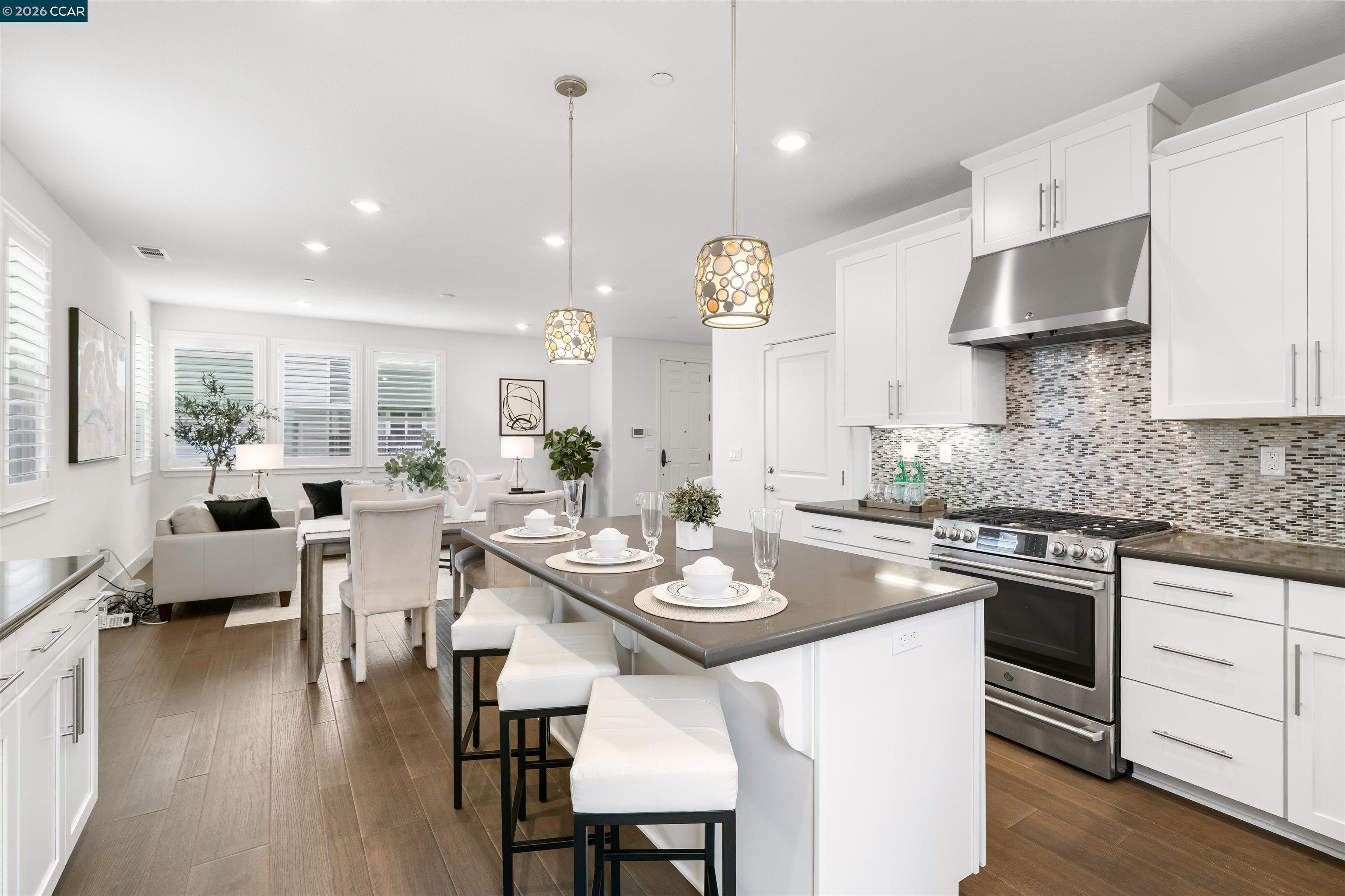 Detail Gallery Image 13 of 54 For 3016 Threecastles Way, Dublin,  CA 94568 - 4 Beds | 3/1 Baths