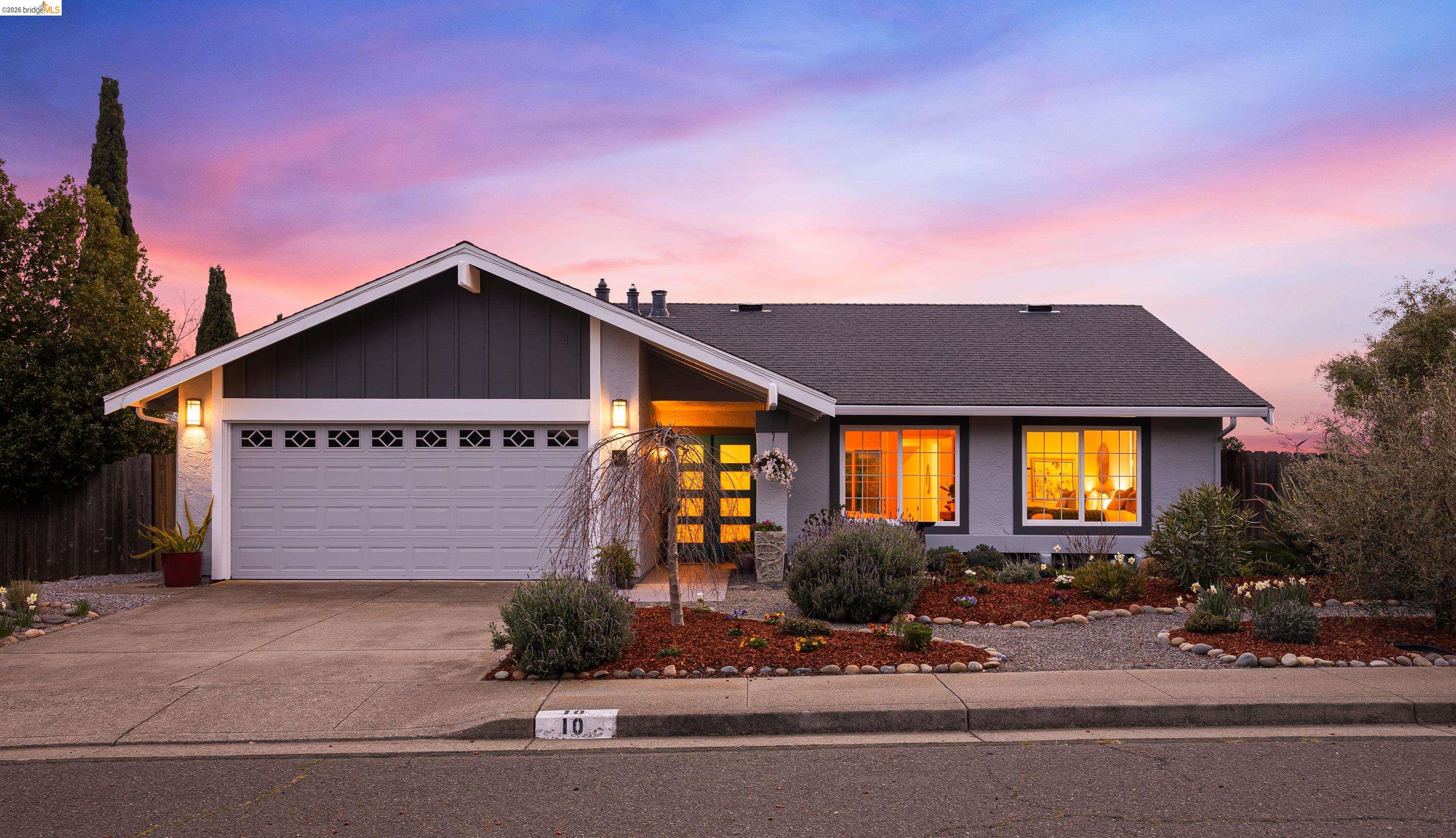 Front Image Thumbnail for EB41125801