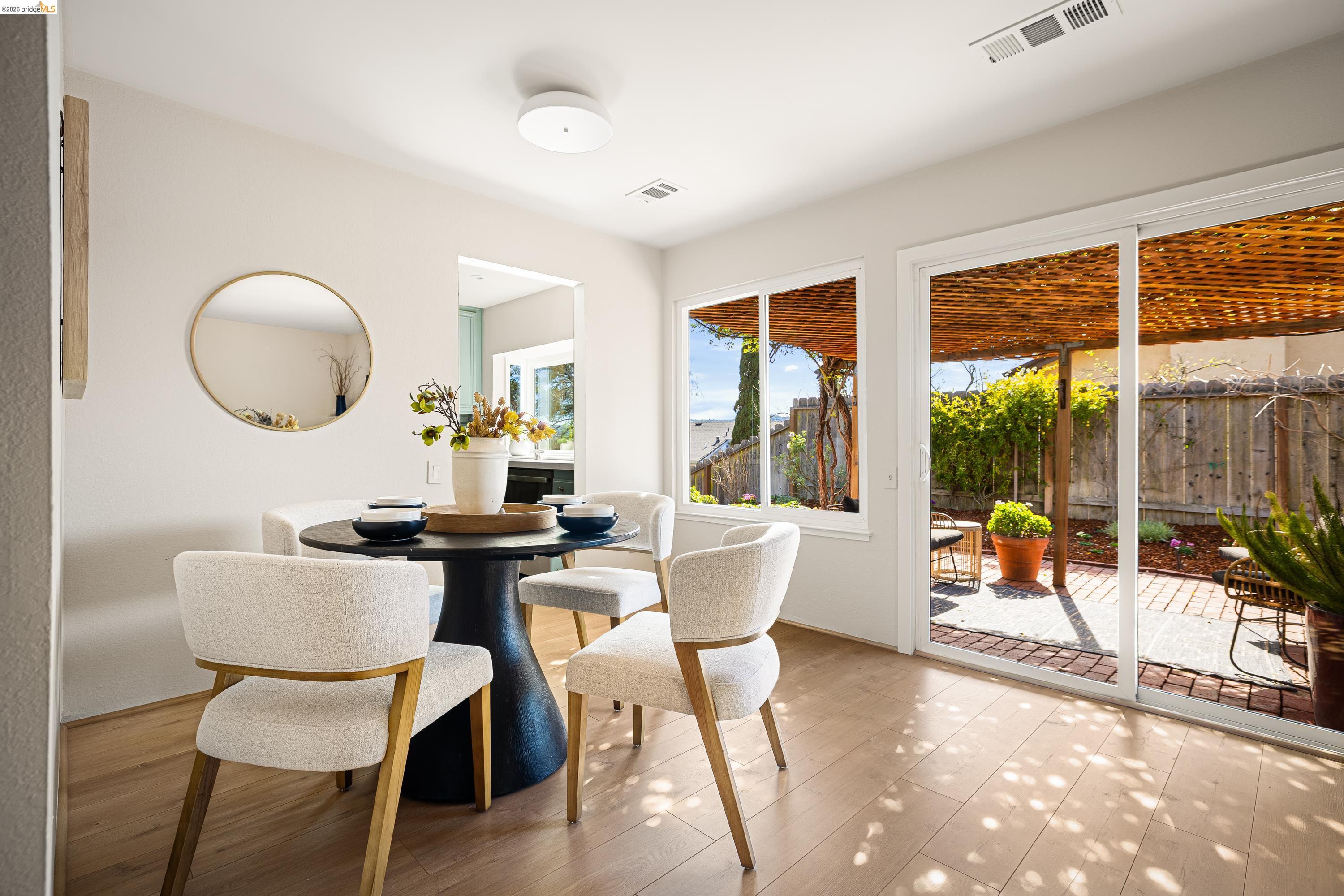 Detail Gallery Image 13 of 58 For 10 Clear Water Ct, Richmond,  CA 94803 - 3 Beds | 2 Baths