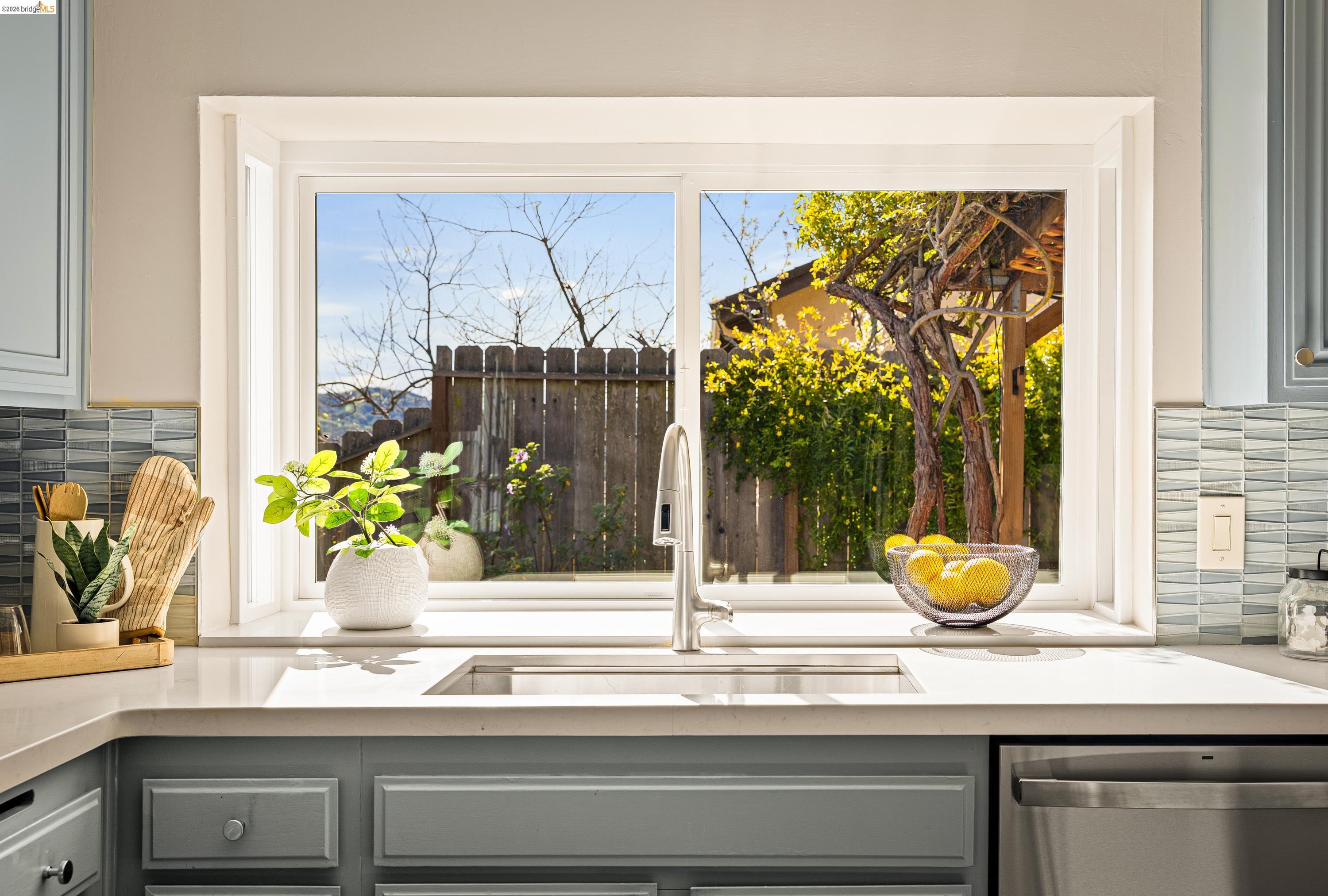 Detail Gallery Image 19 of 58 For 10 Clear Water Ct, Richmond,  CA 94803 - 3 Beds | 2 Baths