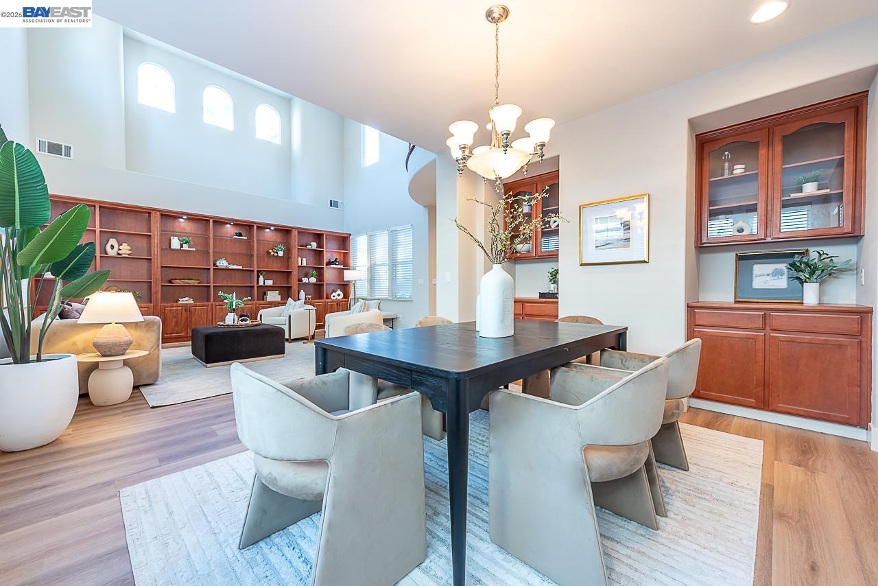 Detail Gallery Image 14 of 60 For 33038 Garfinkle St, Union City,  CA 94587 - 5 Beds | 4/1 Baths